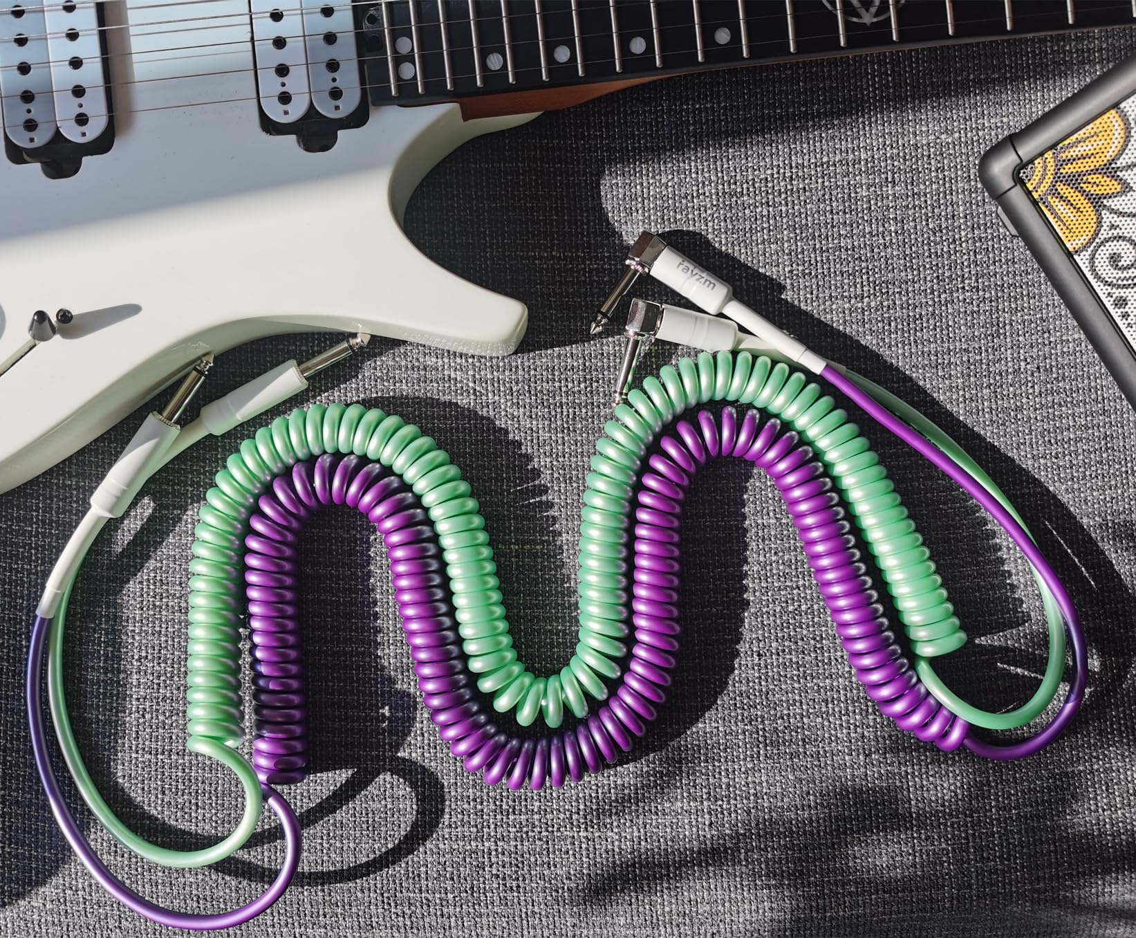 Rayzm Cable de Guitarra bobinado,Cable de Instrumento de 2 Metros en Espiral para Guitarra/Bajo, 6,35 mm Cable de Guitarra de Ángulo Recto (Púrpura)