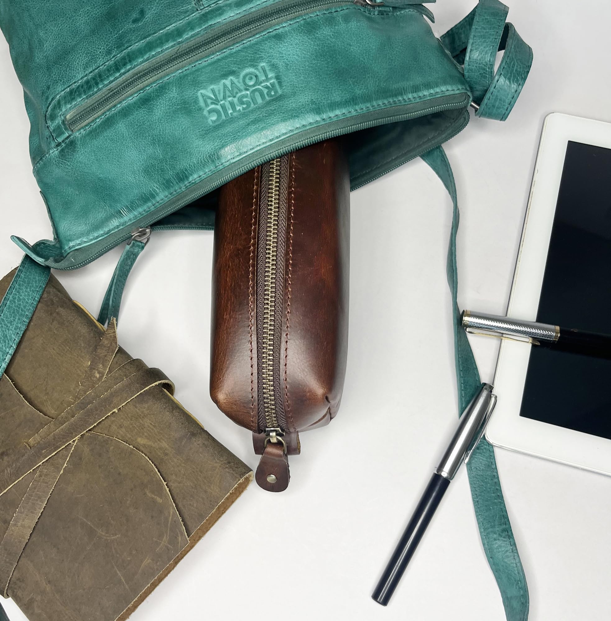 RUSTIC TOWN Leather Pencil Case - Handcrafted Full-Grain Zipper Leather Pen Pencil Holder - Elegant & Practical Pencil Pouch for Work & Office