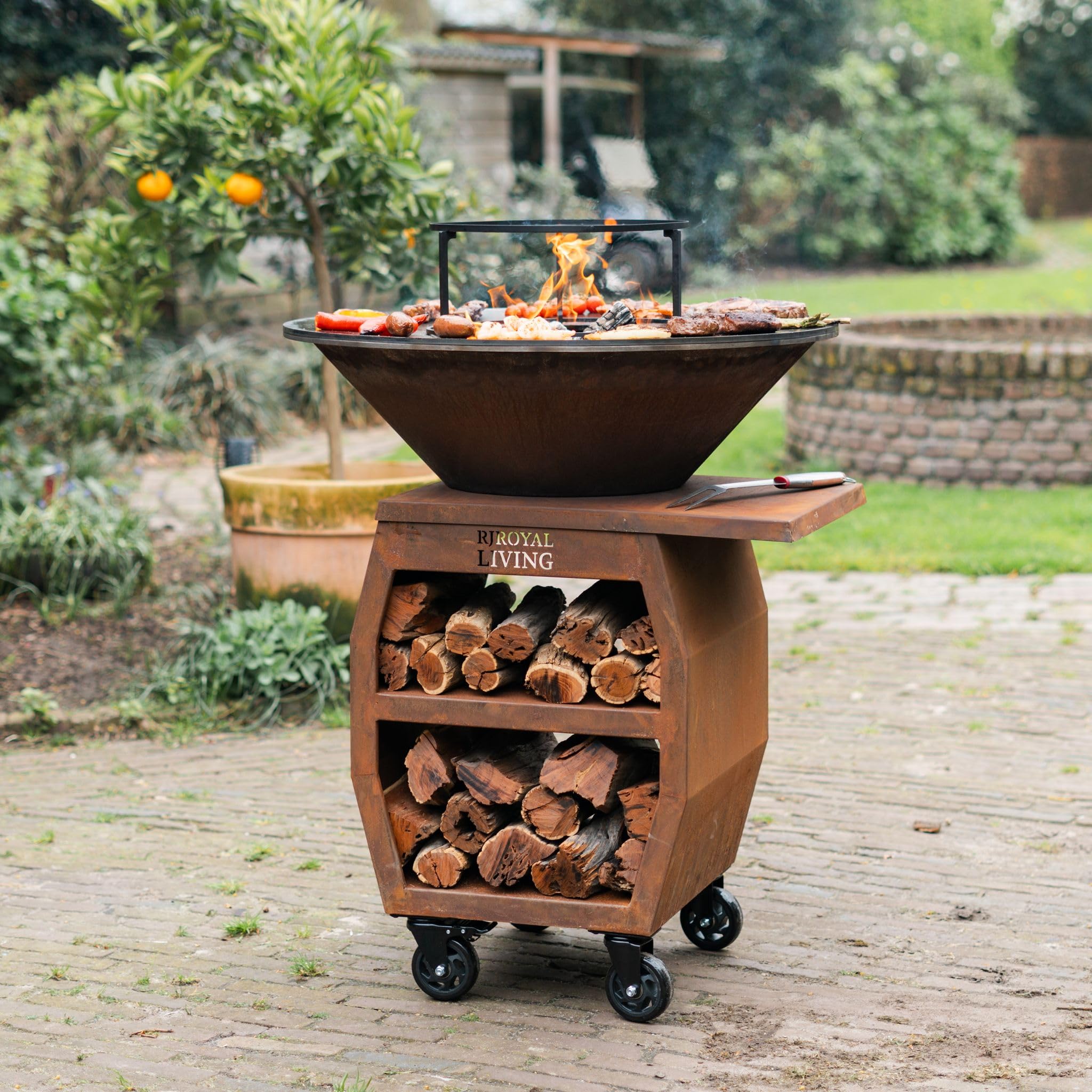 Barbecue Plancha Companero 2.0 XXL in acciaio Corten, 80 x 80 x 112,5 cm, anello per barbecue, braciere con piastra di fuoco completa