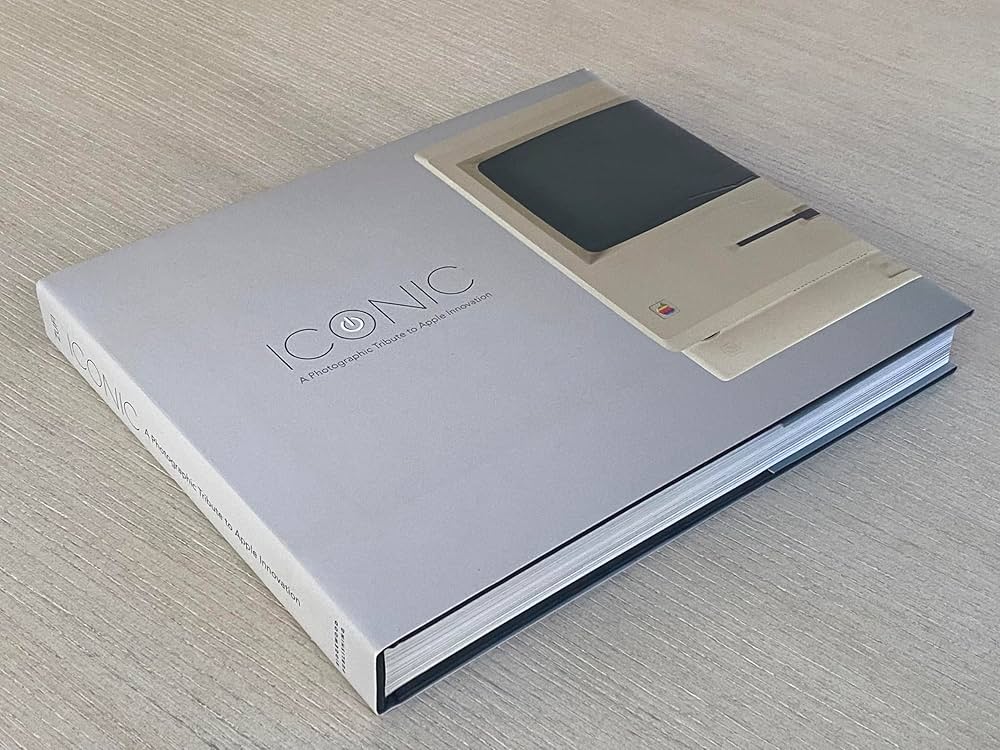 Iconic: APPLE プロダクト写真集　(英語版） Iconic: A Photographic Tribute to Apple Innovation: Zufi, Jonathan