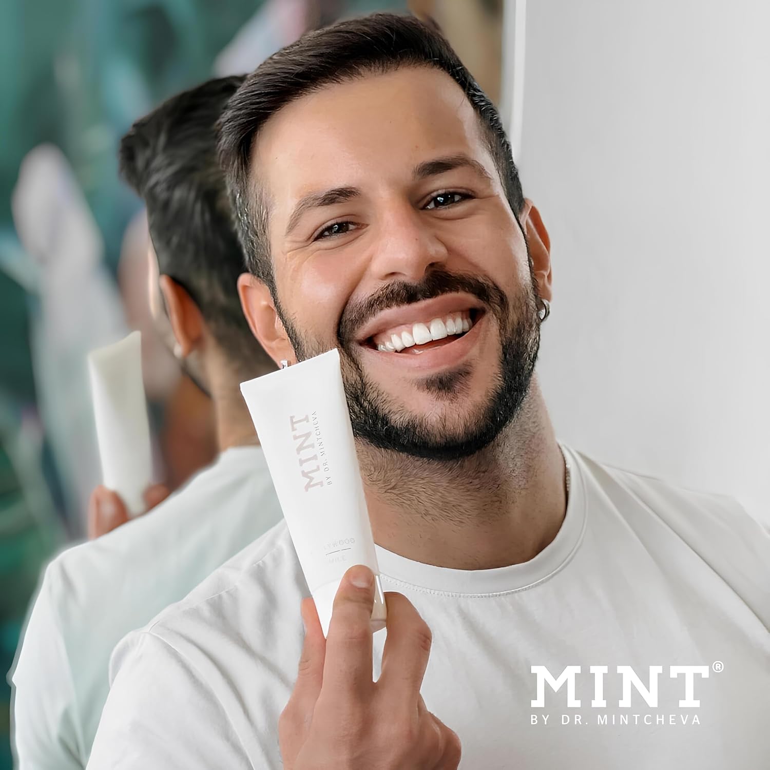 Mint Hollywood Smile polishing Paste with whitening Effect (1x 75 ml) - Professional Teeth Cleaning at Home - Effective deep Cleaning - Smooth, White Teeth - Microplastic-Free - by Dr. Mintcheva