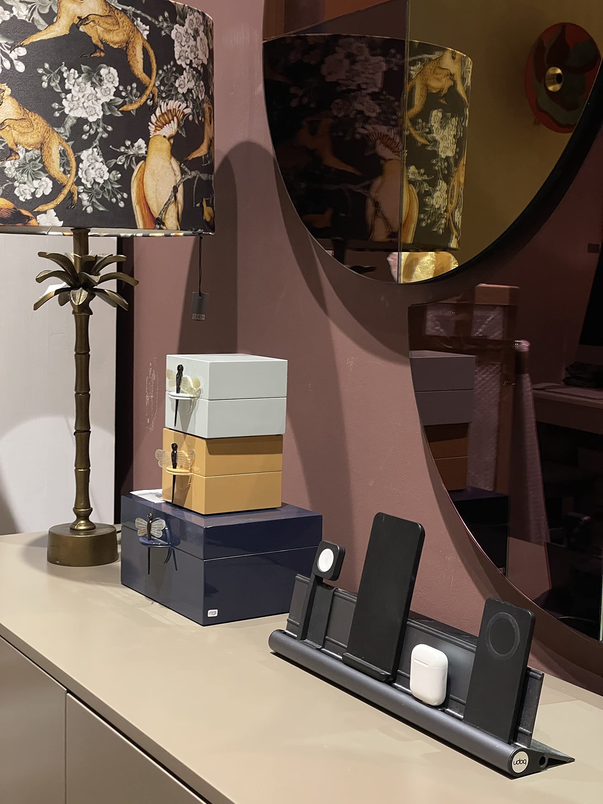 Stazione di ricarica universale per smartphone, tablet e AirPods, udoq 400, in alluminio, con alimentazione rapida e adattatore wireless (nero)