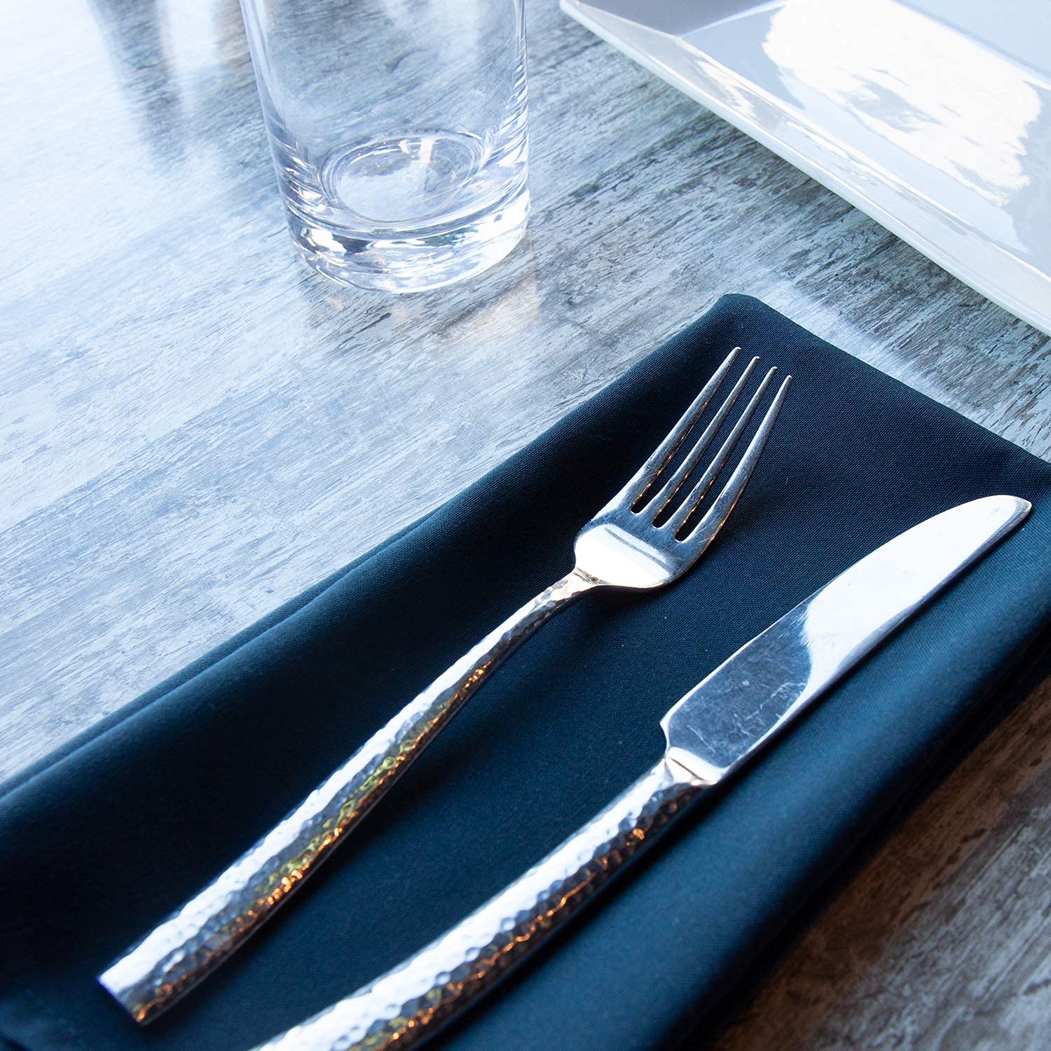 Arkwright - Servilletas de Tela de Restaurante (Paquete de 25) servilletas de poliéster Hilado con Bordes con Dobladillo, Ideales para cenas, Bodas, Fiestas, Banquetes, Cocina, 20 x 20 Pulgadas, Azul