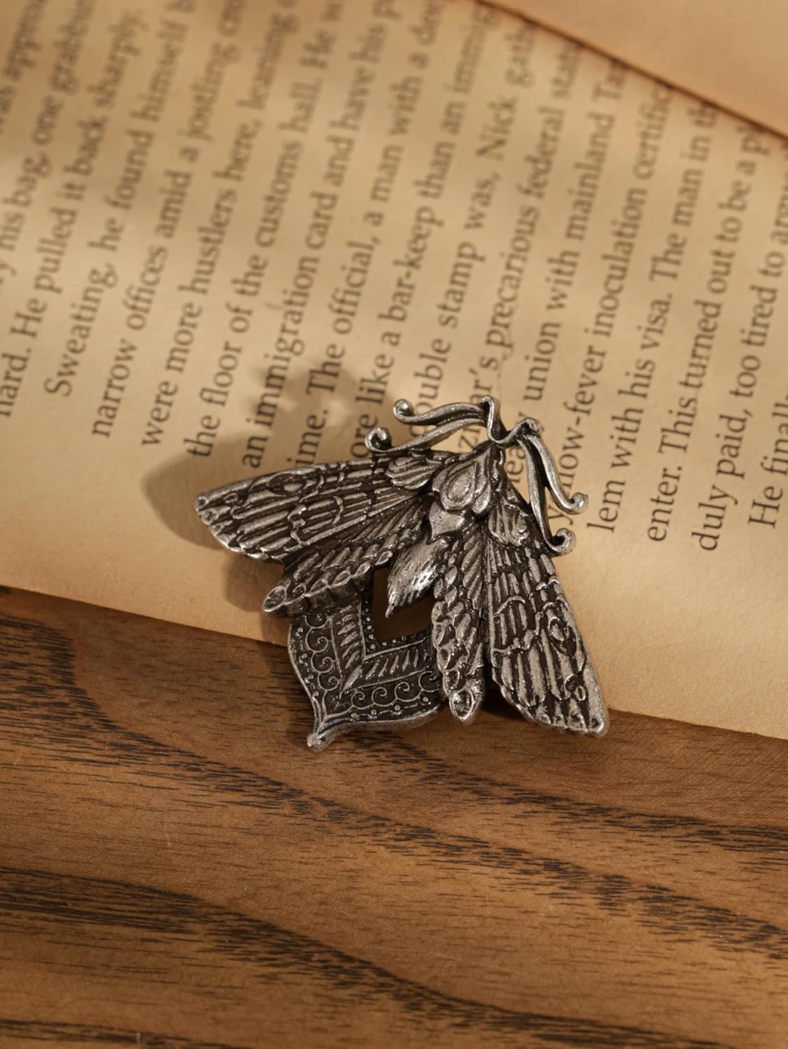 HAQUIL Vintage Butterfly Moth Pins Gothic Hawkmoth Brooch - Image 6