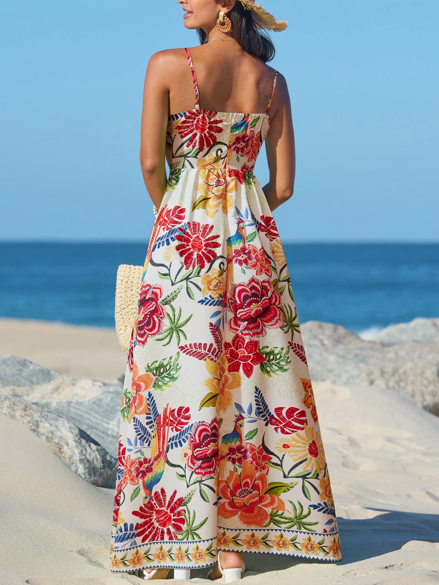 CUPSHE Longue robe d'été fluide à bretelles, sans manches, avec col en V et motif floral pour femme Style décontracté pour plage, vacances