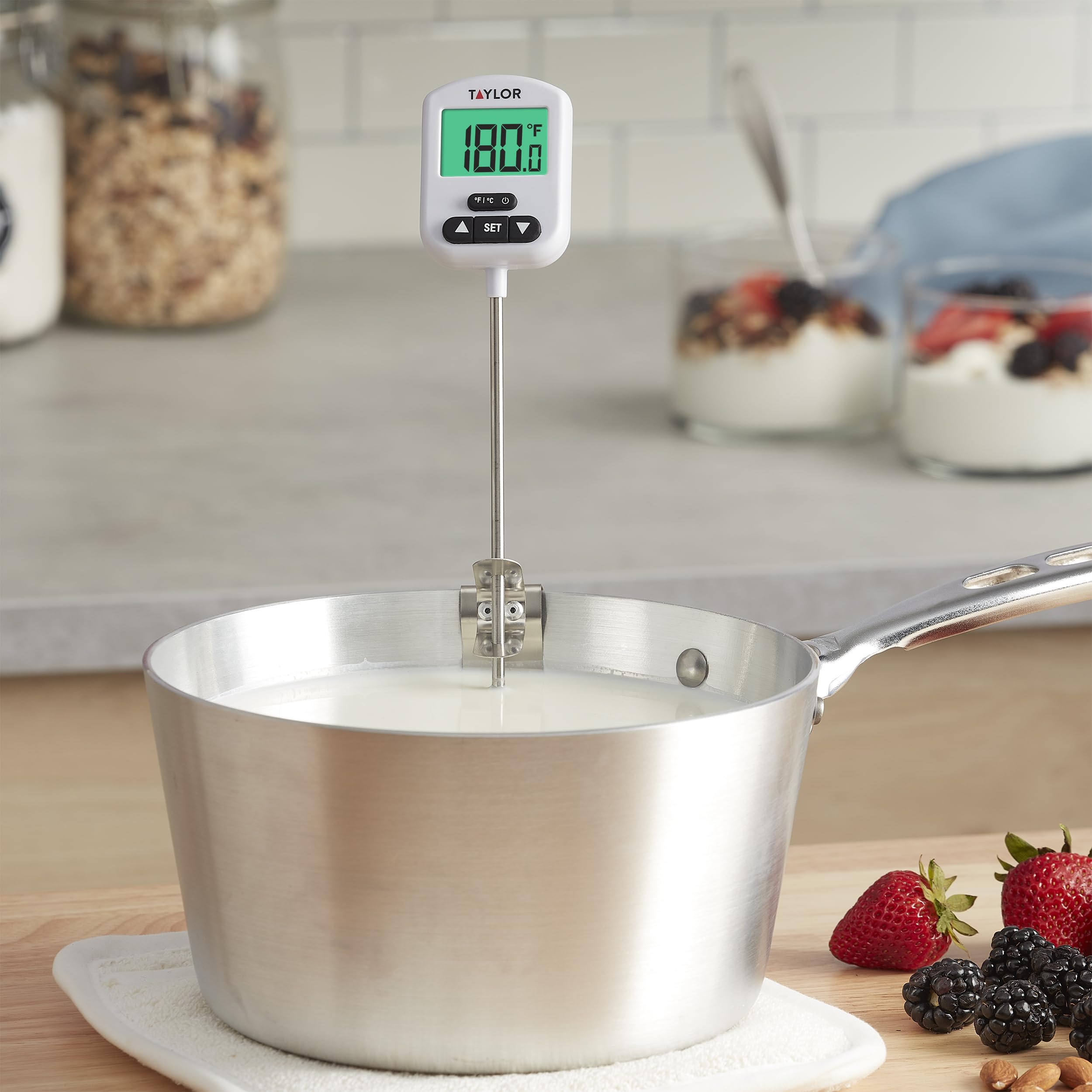 Taylor Programmierbares digitales Süßigkeiten- und Frittierthermometer mit Grünlicht-Alarmanzeige und verstellbarem Pfannenclip
