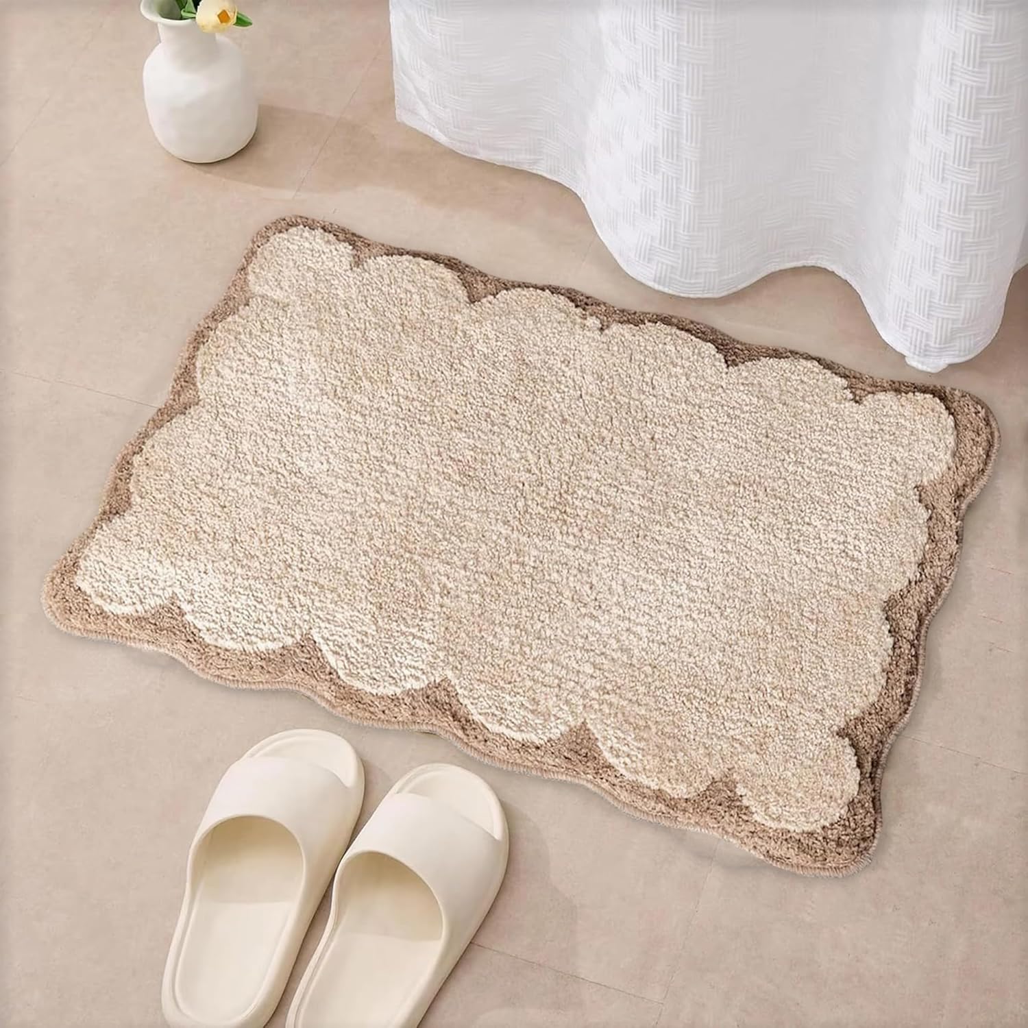 Cute Scalloped Bathroom Rugs, Non Slip Machine Washable Soft Bath Mat Runner for Shower Tub Kitchen 30" x 20", Brown