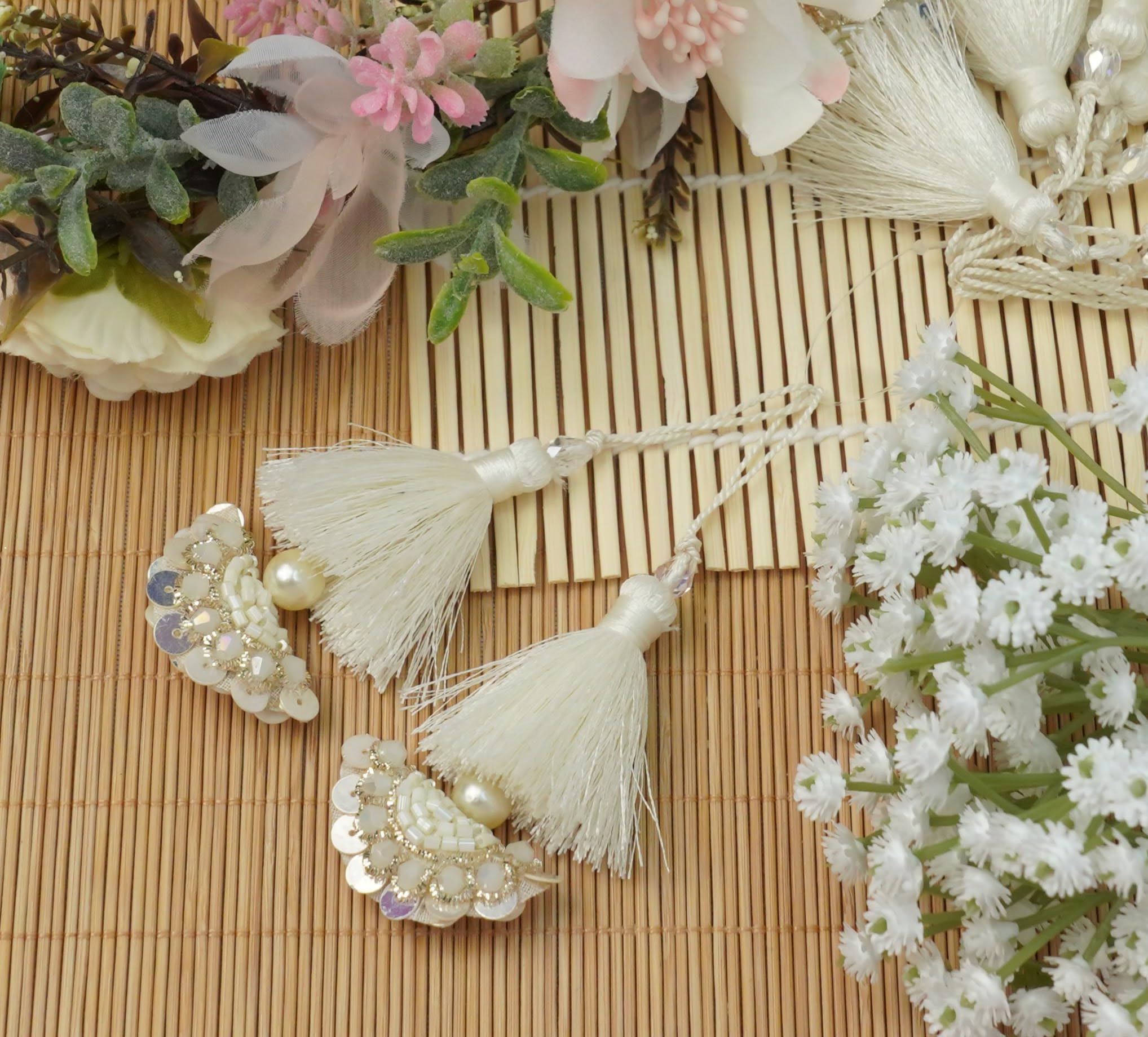 Feathers Creation Ltd Sew on Tassels garland for Curtain Edge Blouse Latkan Wedding Dress Tassel Sold per Pair 3.5 Inch Long (Cream)
