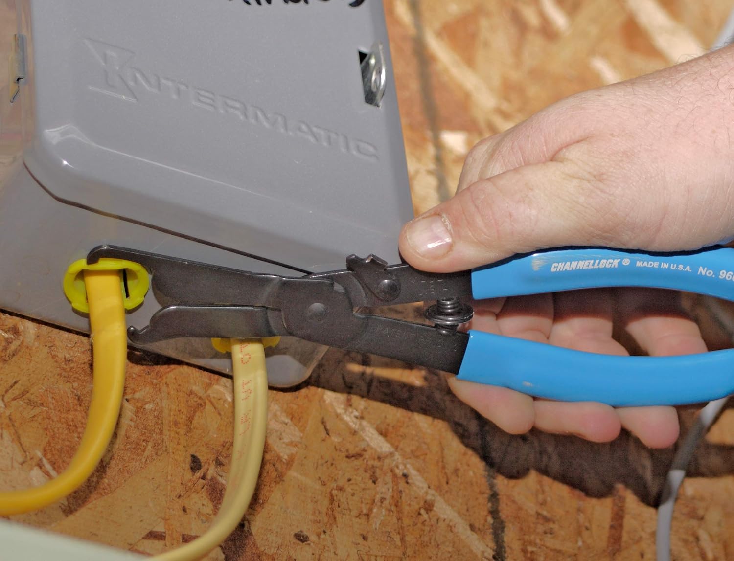 CHANNELLOCK 960 THIN PROFILE ELECTRICAL LOCKNUT LOCK NUT PLIER MADE IN