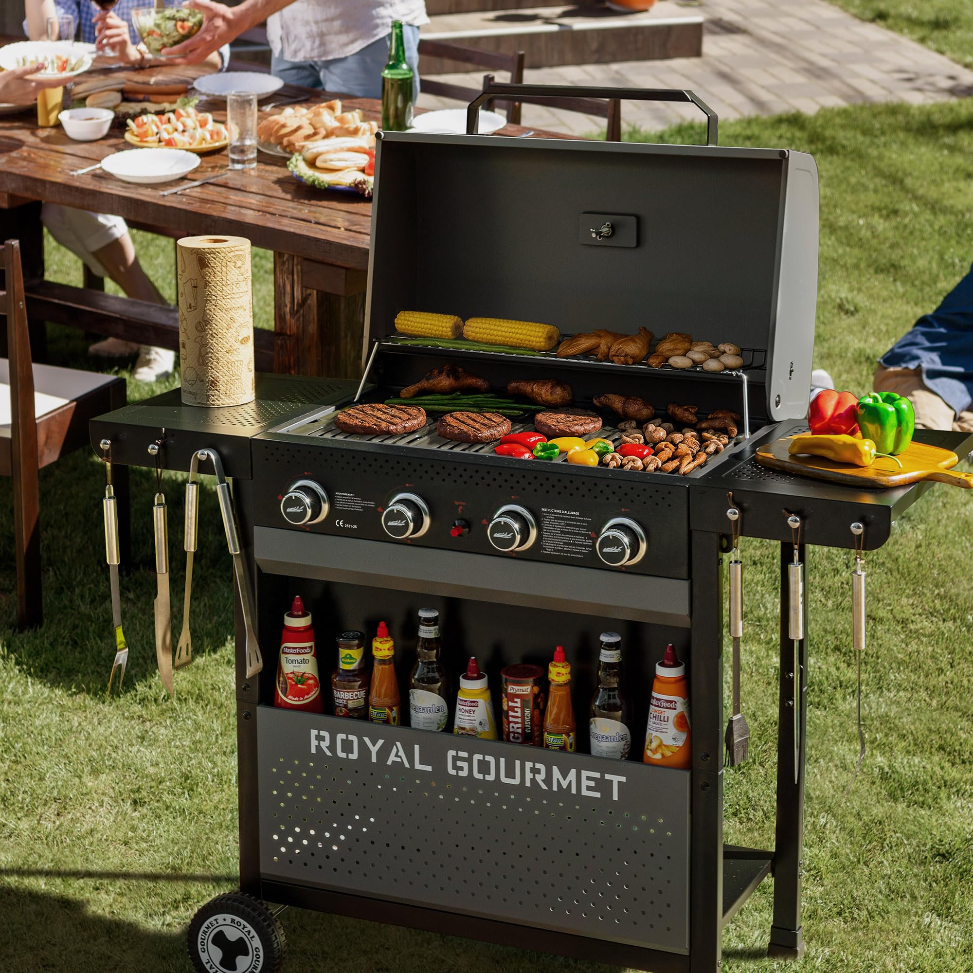 Royal Gourmet 4 Brûleurs Barbecue Gaz, Gril à Gaz sur Chariot 10 KW avec Tables Pliantes et Panier de Rangement, Noir