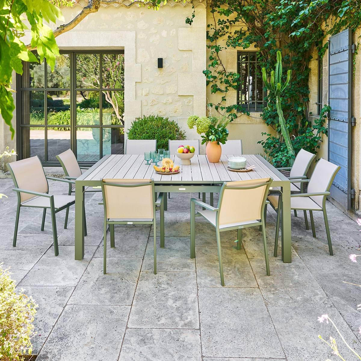 HESPERIDE - Table de Jardin Extensible Carrée Evasion Vert Laurier - 10 Places - Aluminium Antirouille Aluminium Effet Bois - Meuble d'Extérieur Rallonge