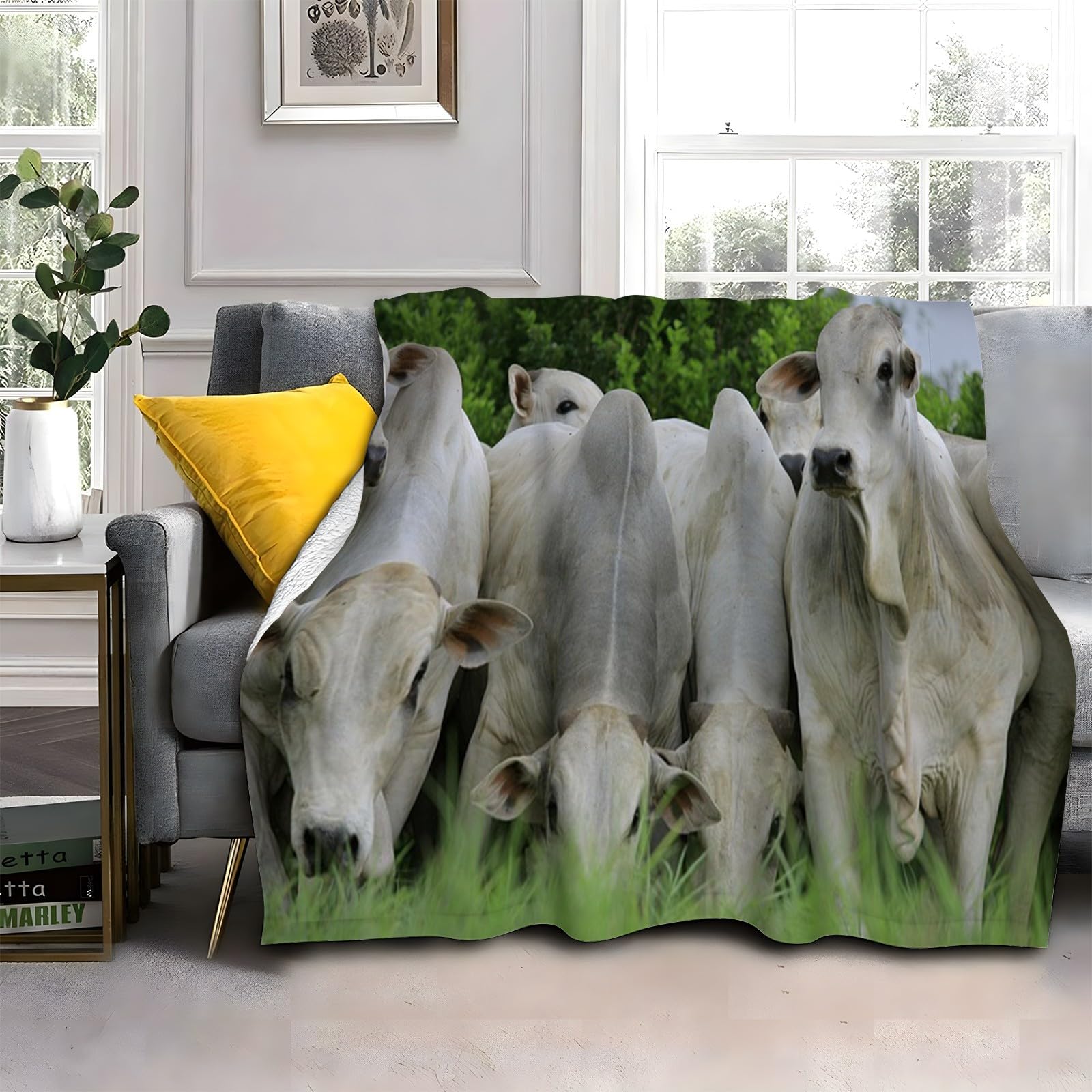 LLSZAHD White Cattle Blanket Baby Size Animals Ultra-soft Warm Puffy Flannel Throws Blankets, Versatile Throw Blanket 30"x40" for Bedroom Couch Bed Sofa Bedding (76x101cm)