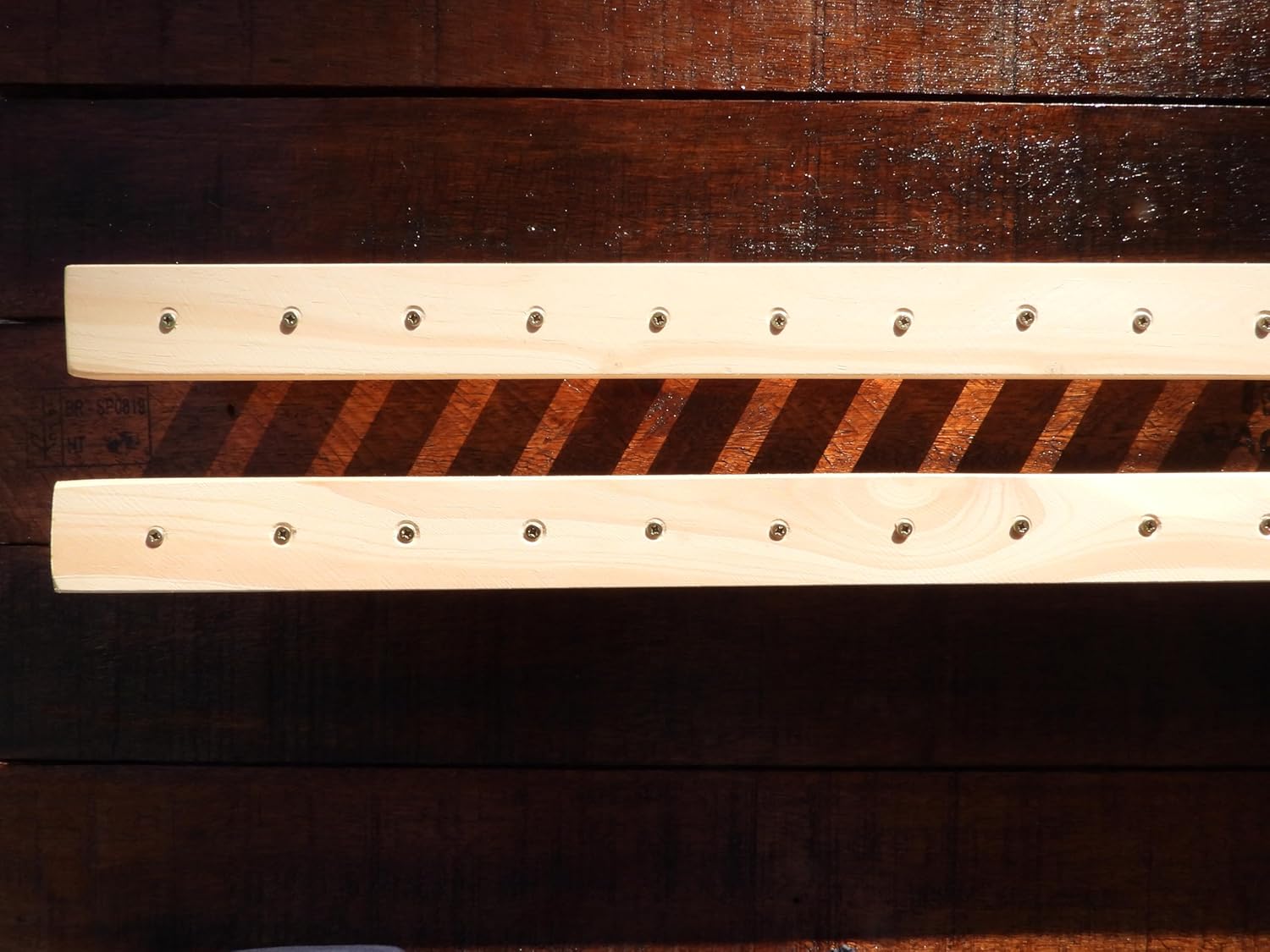 50'' Chunky Blanket Loom - 28 Pegs - Includes Begginer Video Tutorials & 5 Cozy Patterns - Large Wooden Knitting set for Thick Yarn -DIY Blanket Maker for Beginners - Great Gift Idea for Craft Lovers.