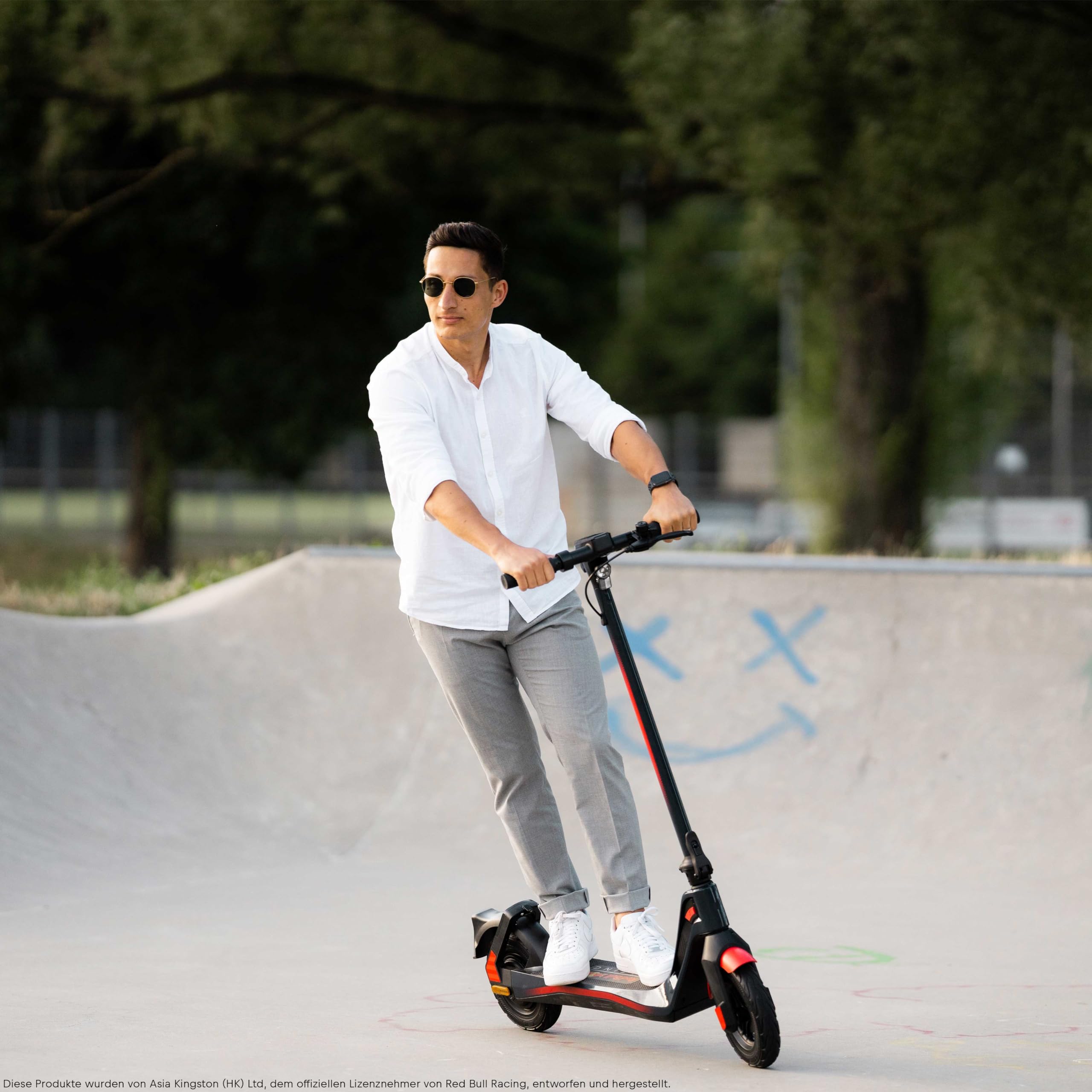 Red Bull Racing E-Scooter RS 1000