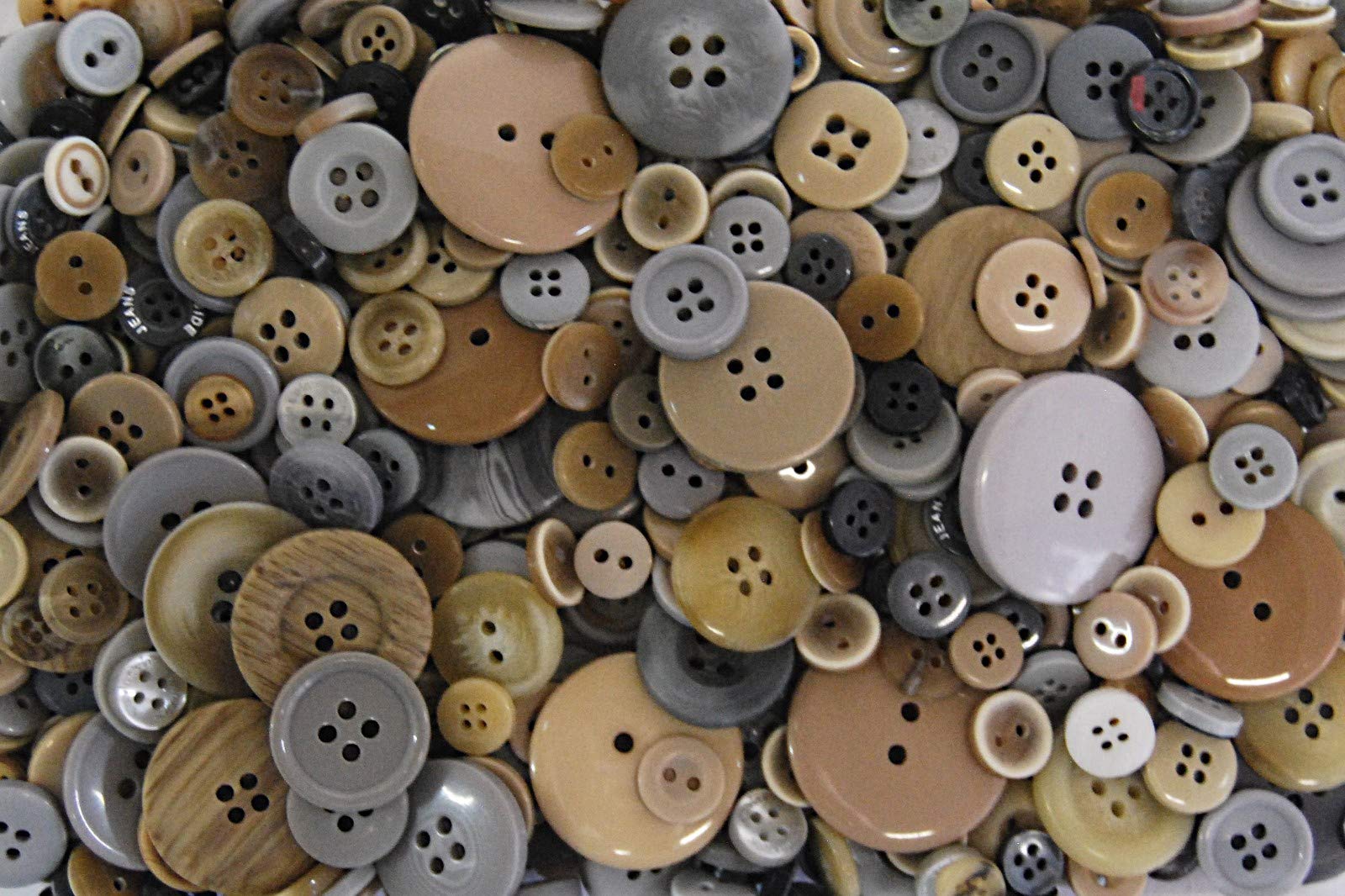 celloexpress Pack of 50g - PEBBLE MIX BUTTONS - Mixed Sizes and Colours of Various Buttons for Sewing and Crafting