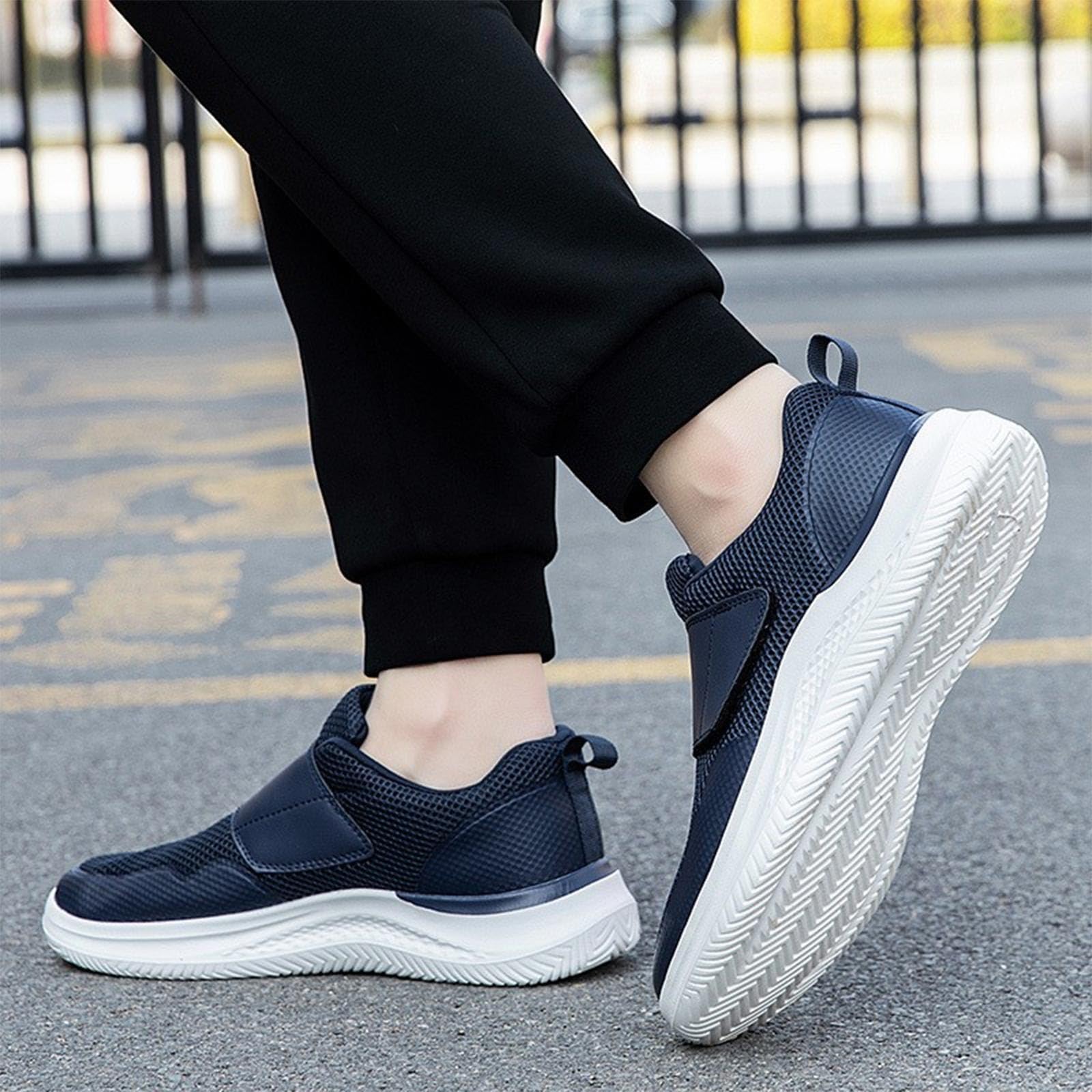 Generisch Chaussures de randonnée extra larges et respirantes pour les personnes âgées de grande et grande taille. Chaussures orthopédiques antidérapantes confortables avec semelle rembourrée pour