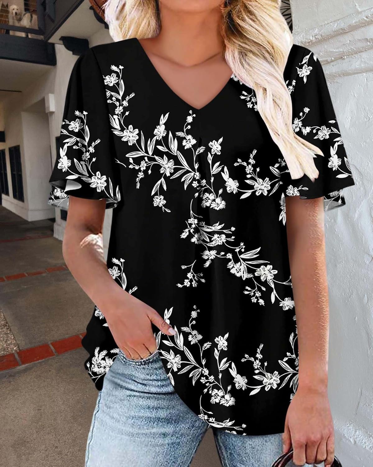 Camisetas femininas de verão 2025 manga curta com babados e gola V P-3GG em promoção! Veja a oferta e mais achadinhos de Blusas 9 Hoje é o melhor dia para comprar Camisetas femininas de verão 2025 manga curta com babados e gola V P-3GG com aquele preço maroto! Promoção! Aproveite a oferta! 9