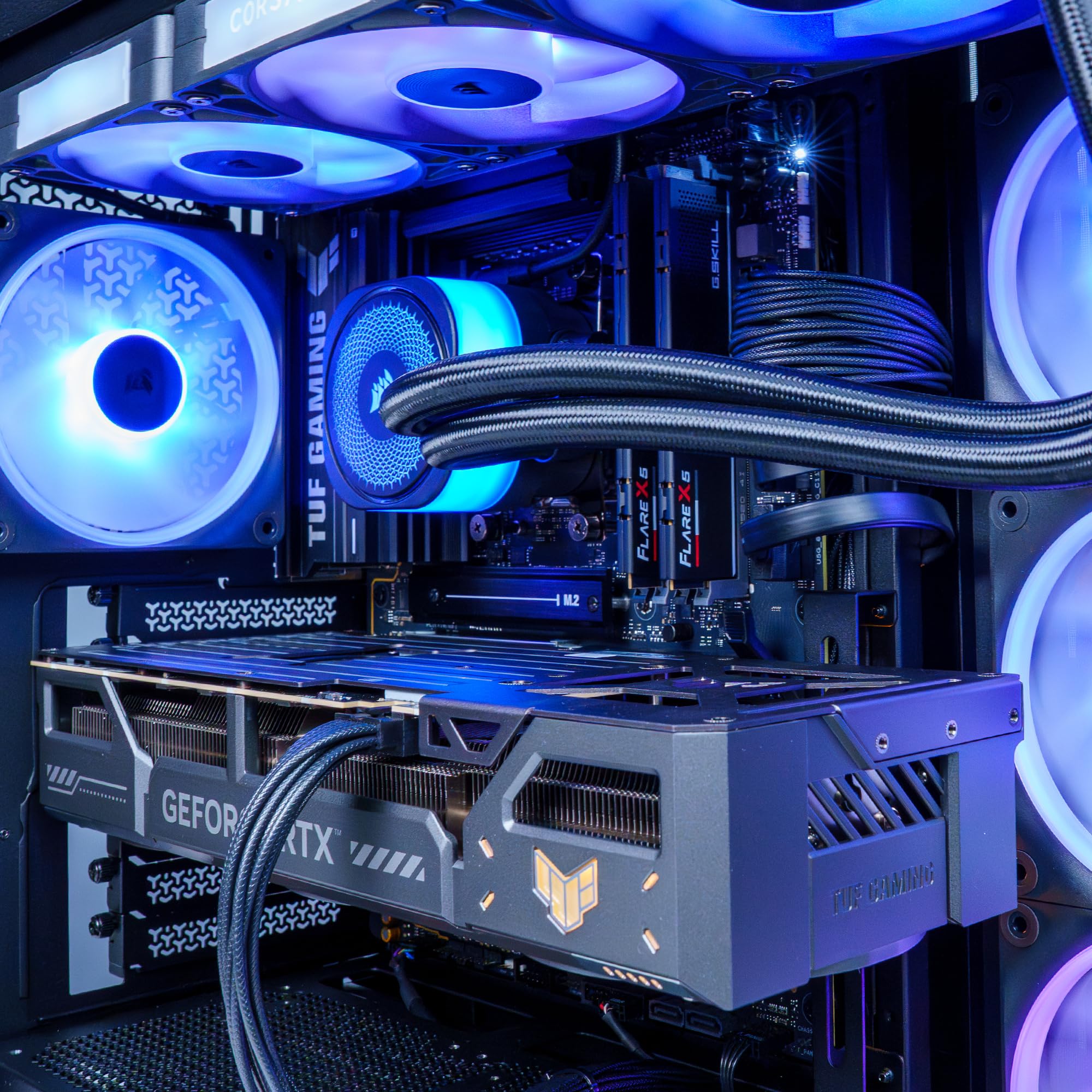 Epical-Q PC Gaming Battleship Silver XII AMD Ryzen 7 9800X3D, 48GB, 2TB SSD NVME, RTX 5080 + Windows 11 Pro