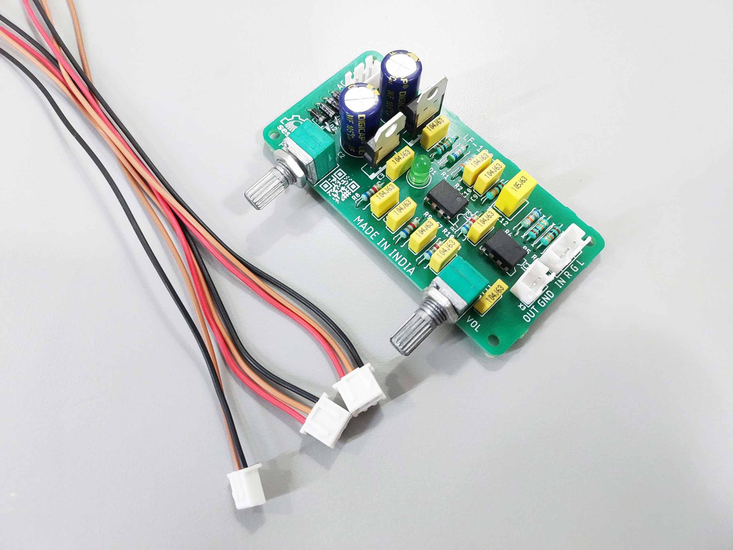 Subwoofer Filter (Low Pass Filter) with Frequency & Gain Control. working voltage 12-0-12 to 18-0-18 AC/DC