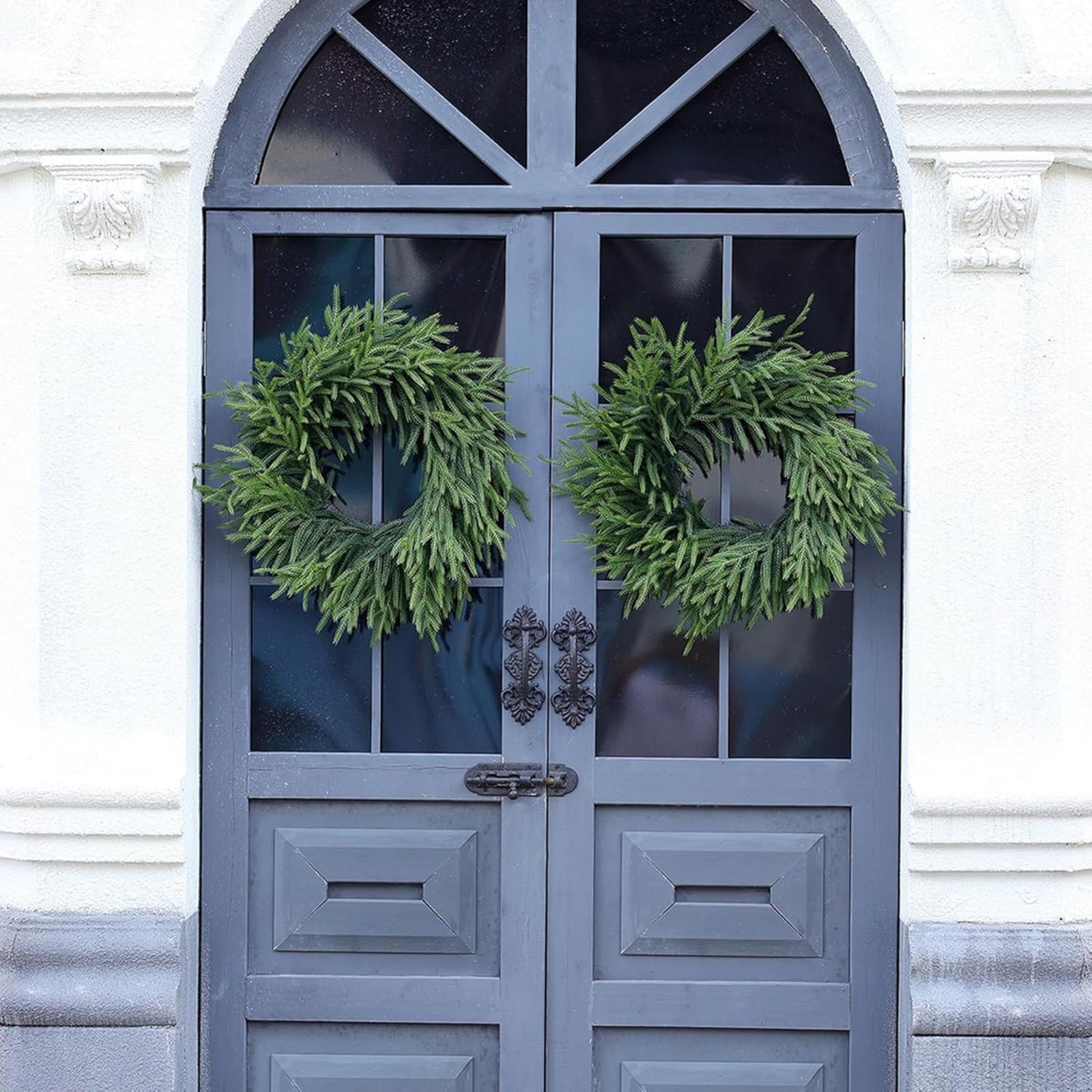 Corona di Pino Norfolk Real Touch - 24 "Natale Artificiale Ghirlanda di Pino Finto Verde per La Porta D'ingresso, Muro, Finestre, Decorazione Natalizia (Verde)