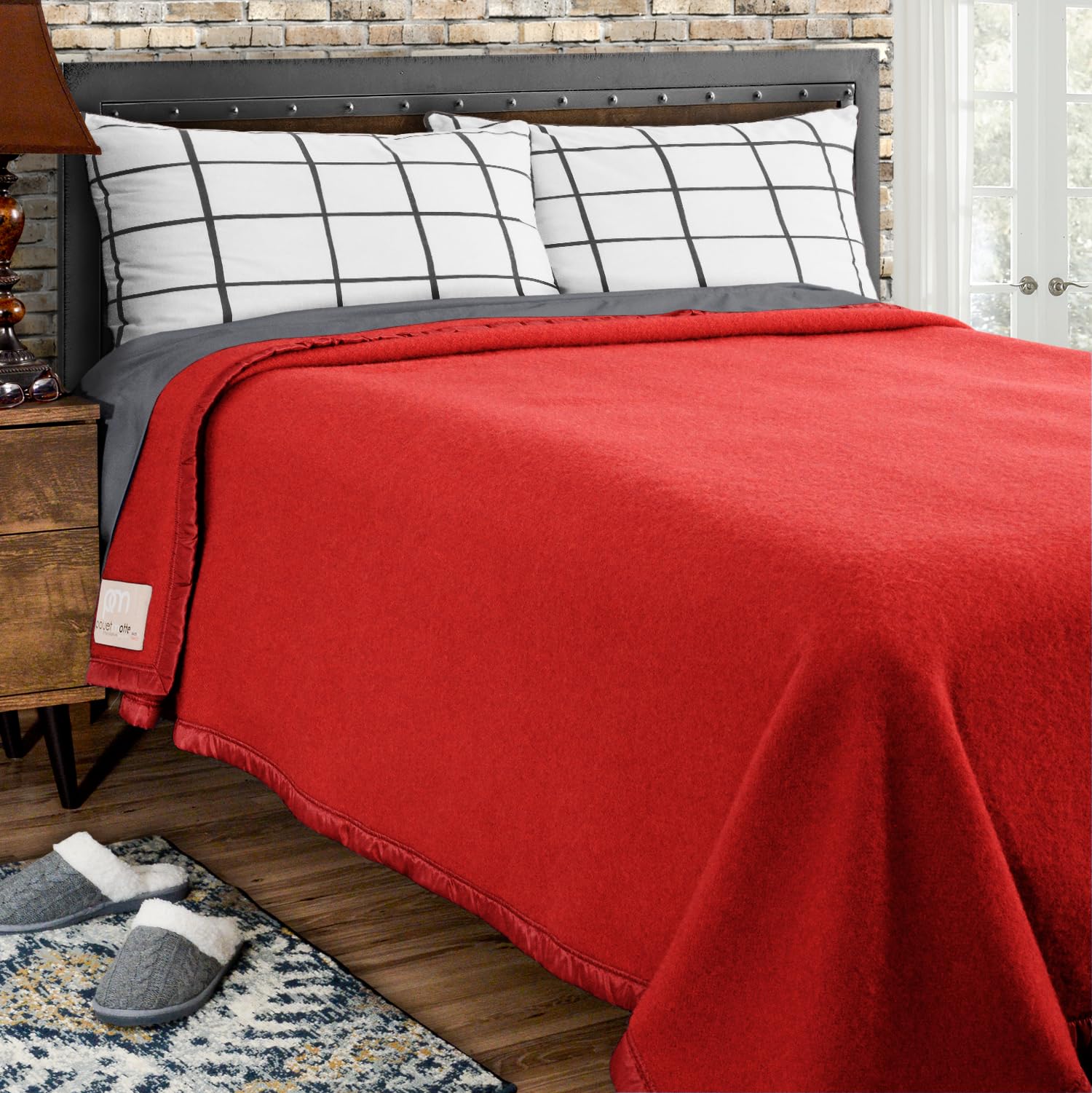 Poyet Motte Rivoli Solid 400GSM 100-Percent Virgin Wool Blanket, Machine Washable, Full/Queen Size, Red