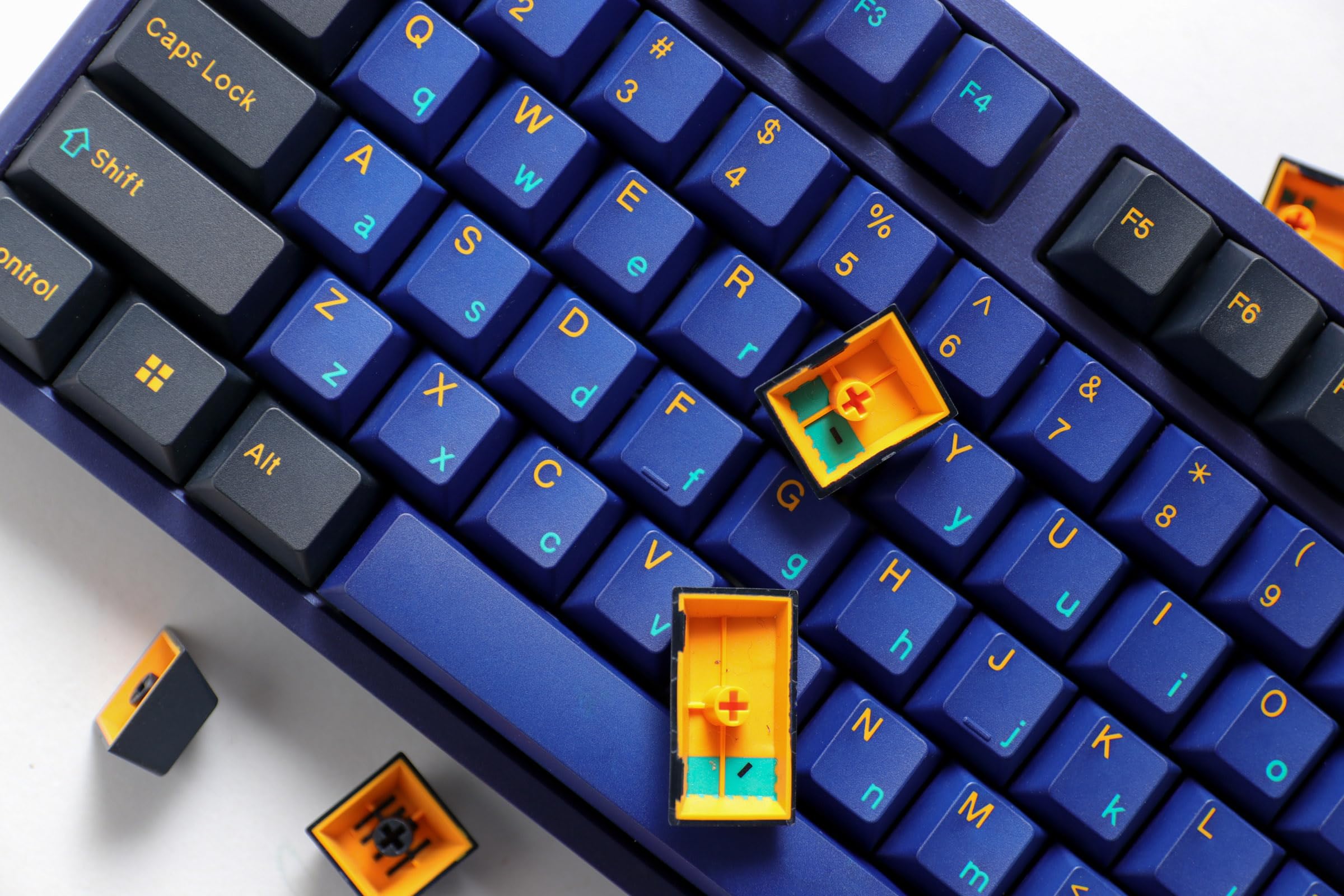 Amazon.co.jp: Ducky Horizon 133 キーチェリープロファイル トリプル