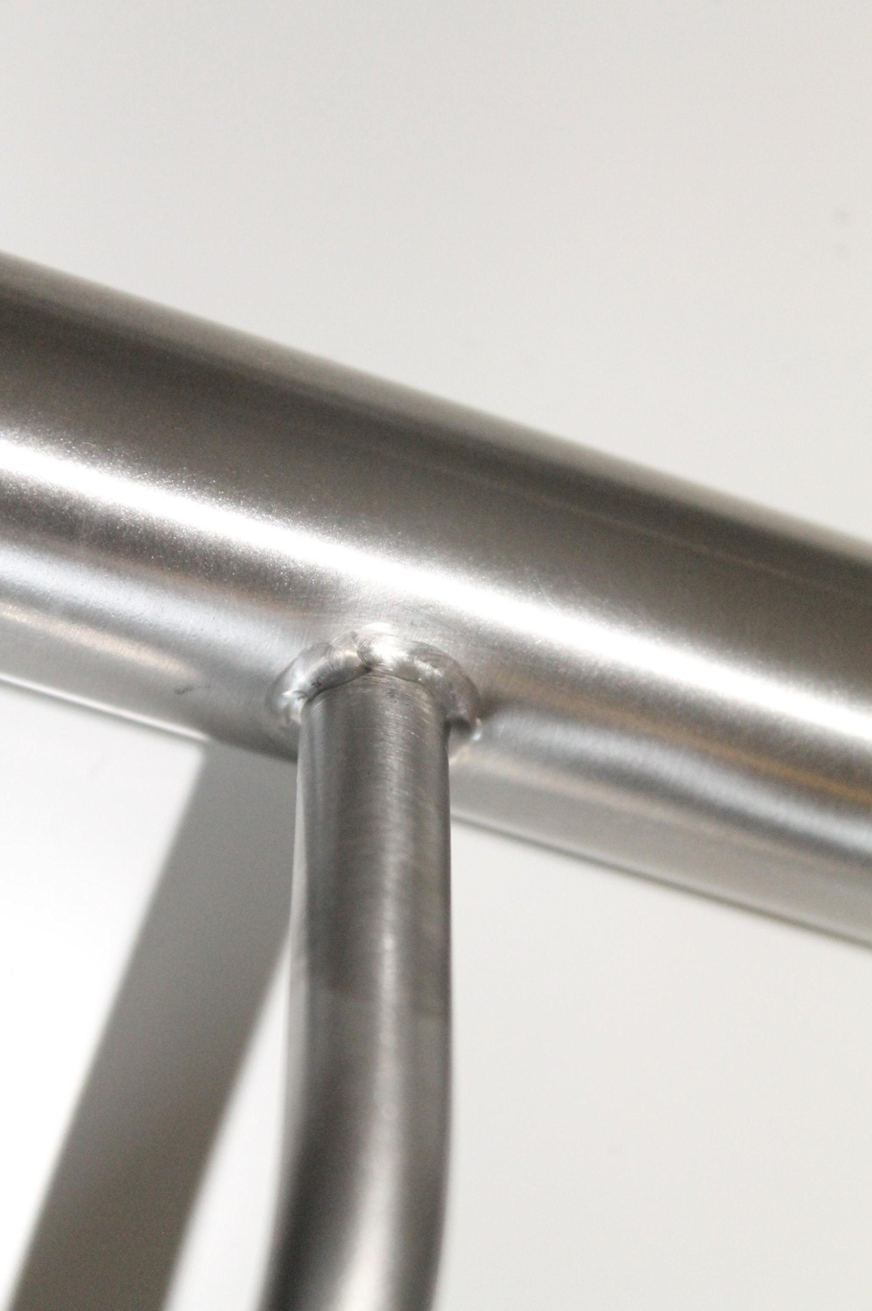 Main Courante en acier inoxydable (AISI 304) poli Diametre 42,4mm - Embouts droîtes - Avec des supports soudés - Longueur: 1500 mm