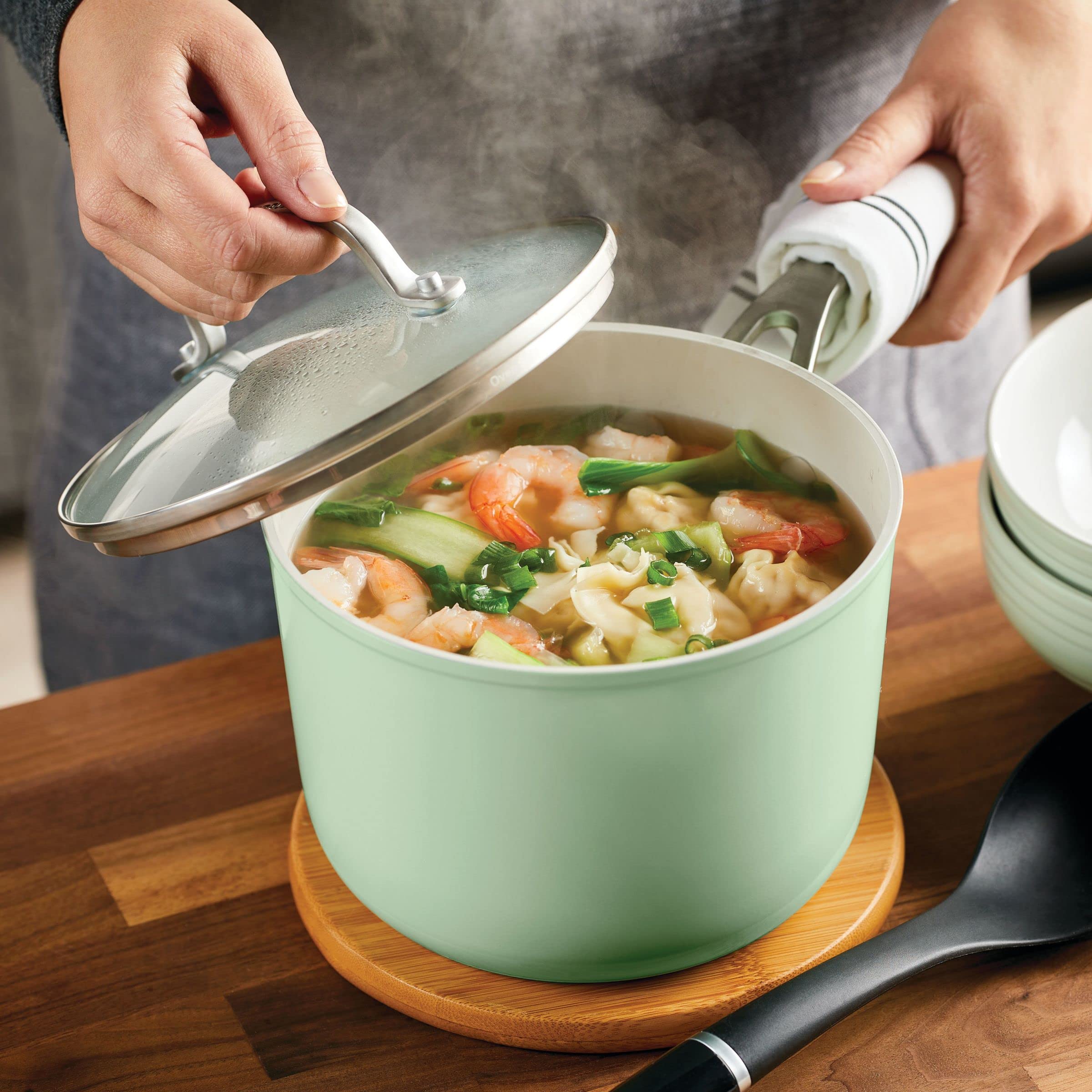 KitchenAid Casserole antiadhésive en céramique anodisée dure avec couvercle, 3 litres, pistache