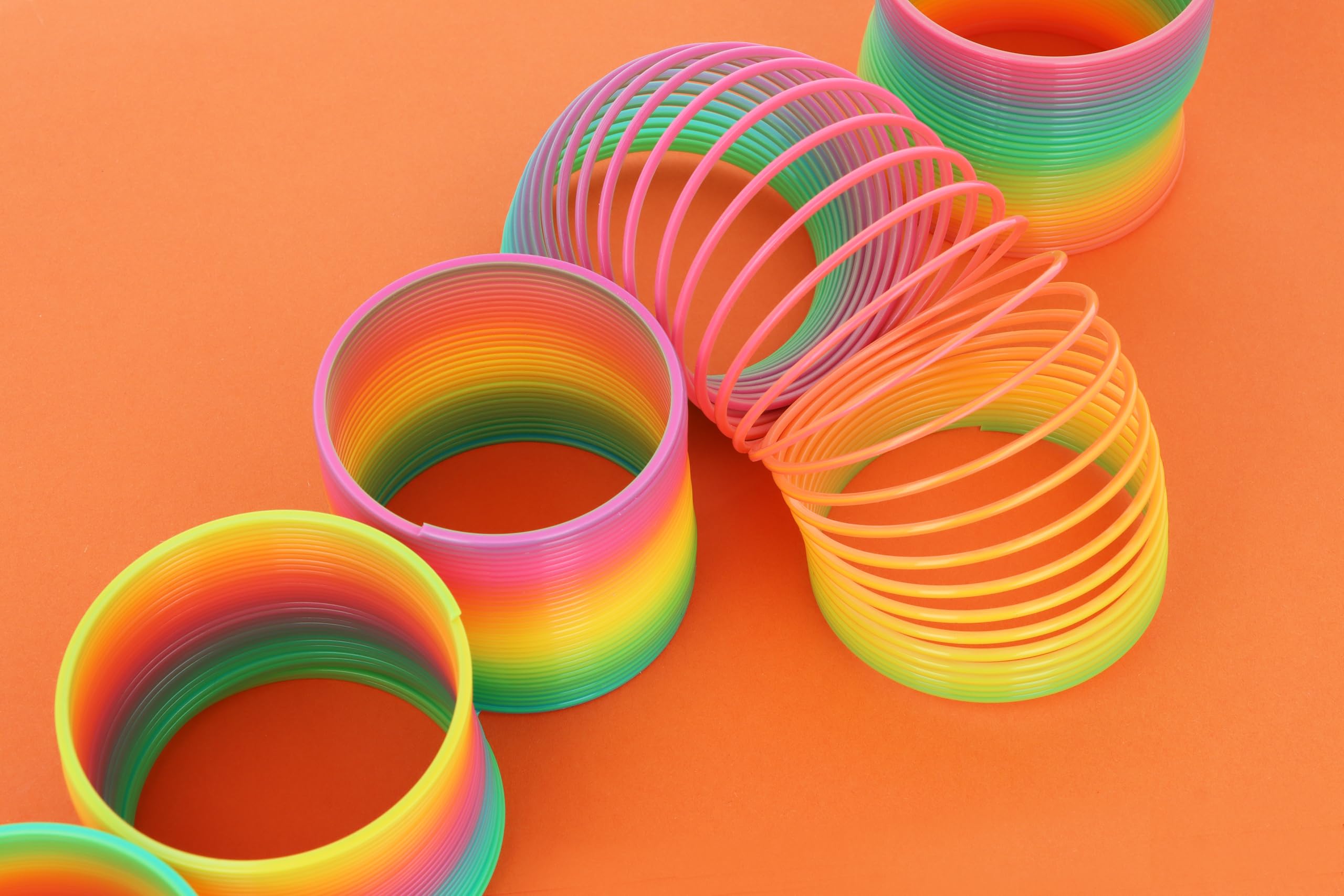 HENBRANDT Pack of 12 Plastic Rainbow Spring Toy for Kids 7.5cm Boxed Magic Spring Toys Retro Party Bag Fillers Lucky Dip Class Gifts Home School Rewards for Boys and Girls - Image 2