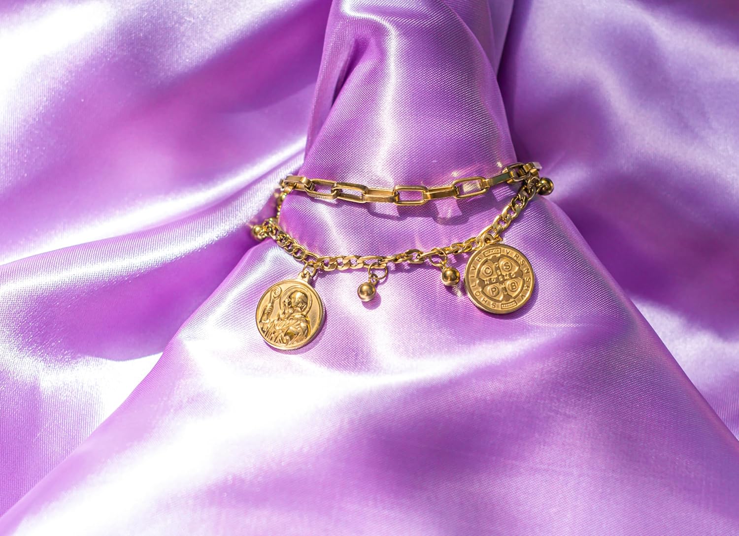 Pulseira Feminina São Bento Banhada a Ouro 18K em Aço Cirúrgico 316L, Ajustável, Proteção Espiritual, Fé Cristã, Afasta Energias Negativas e Inveja, Semijoia de Luxo – Acompanha… em promoção! Veja a oferta e mais achadinhos de Bijuterias 7 Hoje é o melhor dia para comprar Pulseira Feminina São Bento Banhada a Ouro 18K em Aço Cirúrgico 316L, Ajustável, Proteção Espiritual, Fé Cristã, Afasta Energias Negativas e Inveja, Semijoia de Luxo – Acompanha… com aquele preço maroto! Promoção! Aproveite a oferta! 7