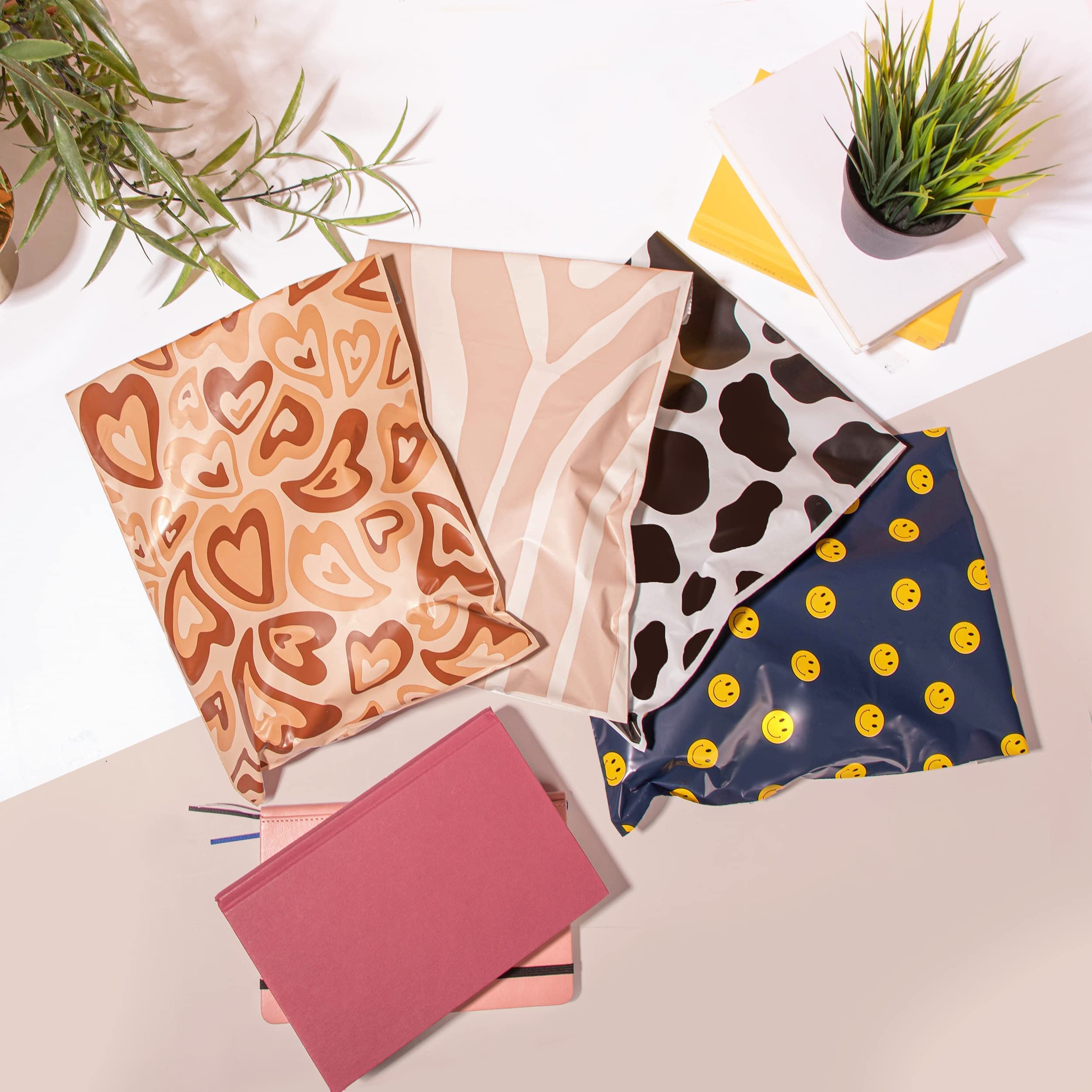 Poly Mailers 10 x 13-100 sztuk - Torby wysyłkowe dla małych firm - Koperty wysyłkowe - Koperty do pakowania - 10 x 13 torebek foliowych (nadruk krowy)