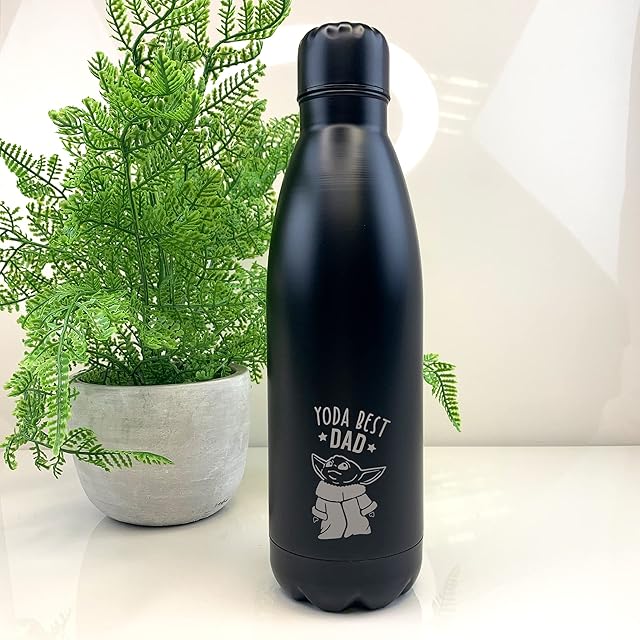 eBuyGB Personalised 790ml Stainless Steel Water Bottle, Matt Black Baby Yoda Drinks Bottle, Star Wars Bottle, Funny Gifts for Dad from Daughter, Son (Yoda Best Dad)