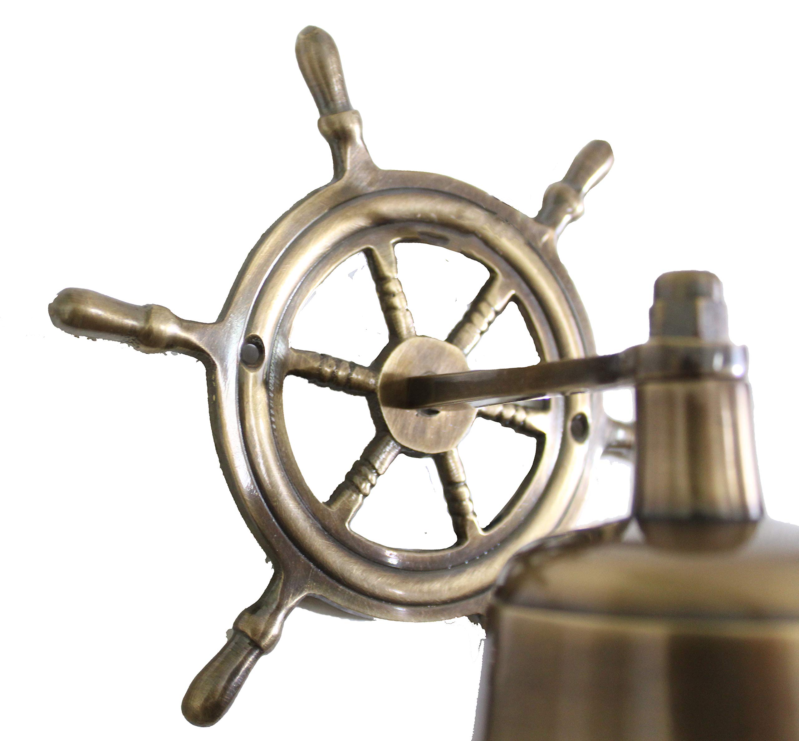 Campana de latón bruñido con timón y cordón para colgar en la pared. Decoración marítima para los amantes de los barcos.