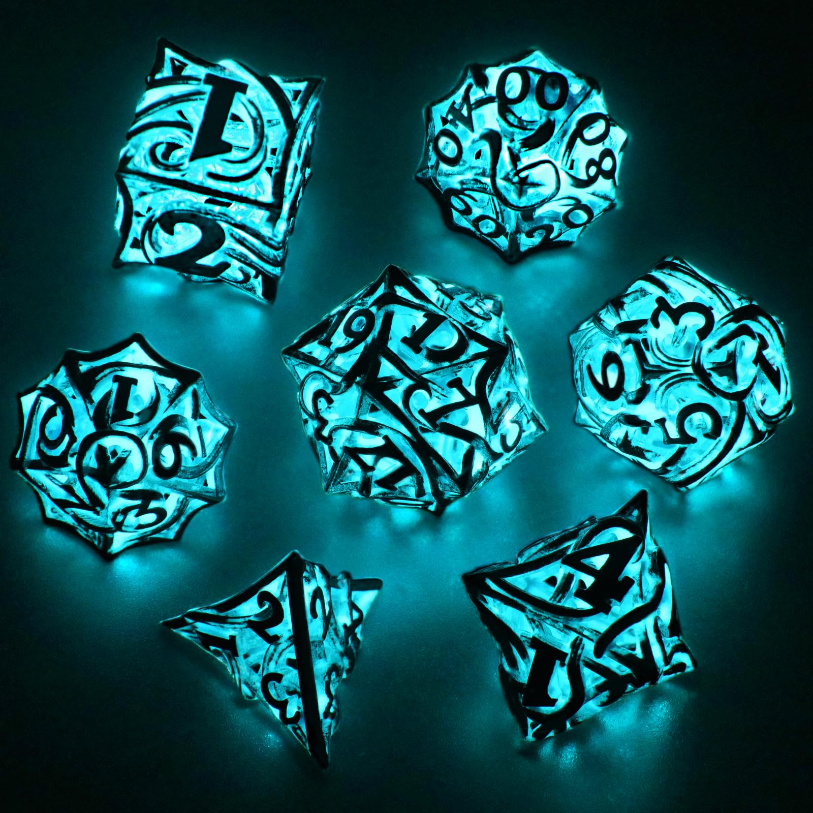 FONVGOGO Lot de 7 dés DND phosphorescents en métal pour Donjons et Dragon – Jeu de dés polyédriques creux en métal creux pour jeu de rôle – Vigne bleu vif