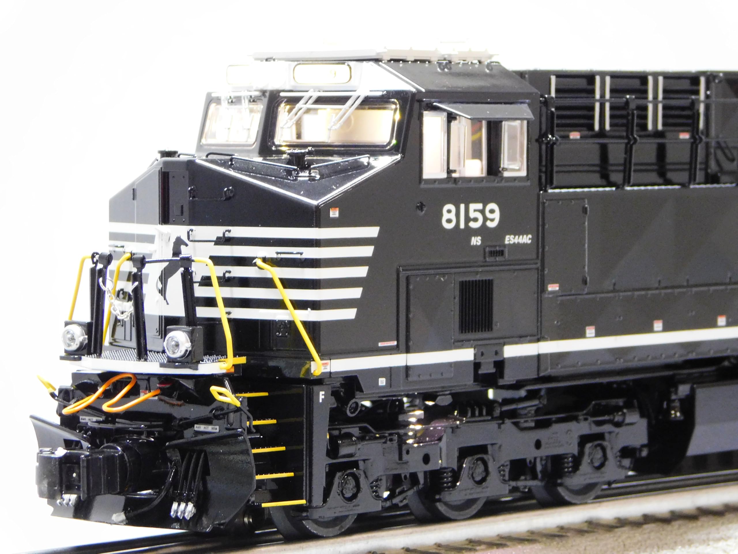 Lionel BTO Norfolk Southern SUPERBASS ES44AC Non-Powered 8159 Engine O Gauge 2433459