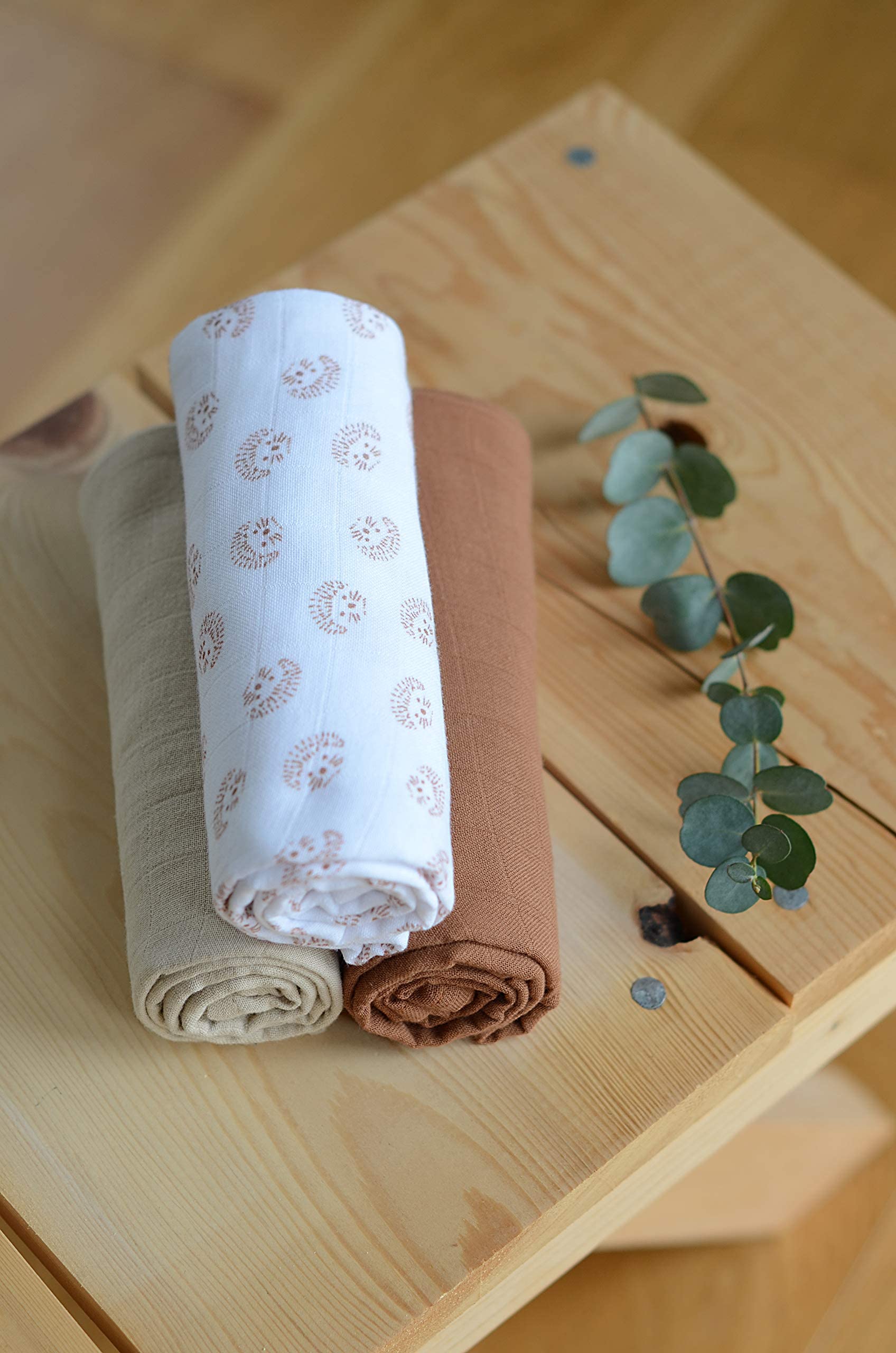 BÉABA, Lot de 3 Langes Bébé, Mousseline de Coton Biologique, Multi-usages : Bavoir, Couverture nomade, Doudou, Ultra doux, Respirant, 70x70, Ecologique et Sain, Motif Hérisson