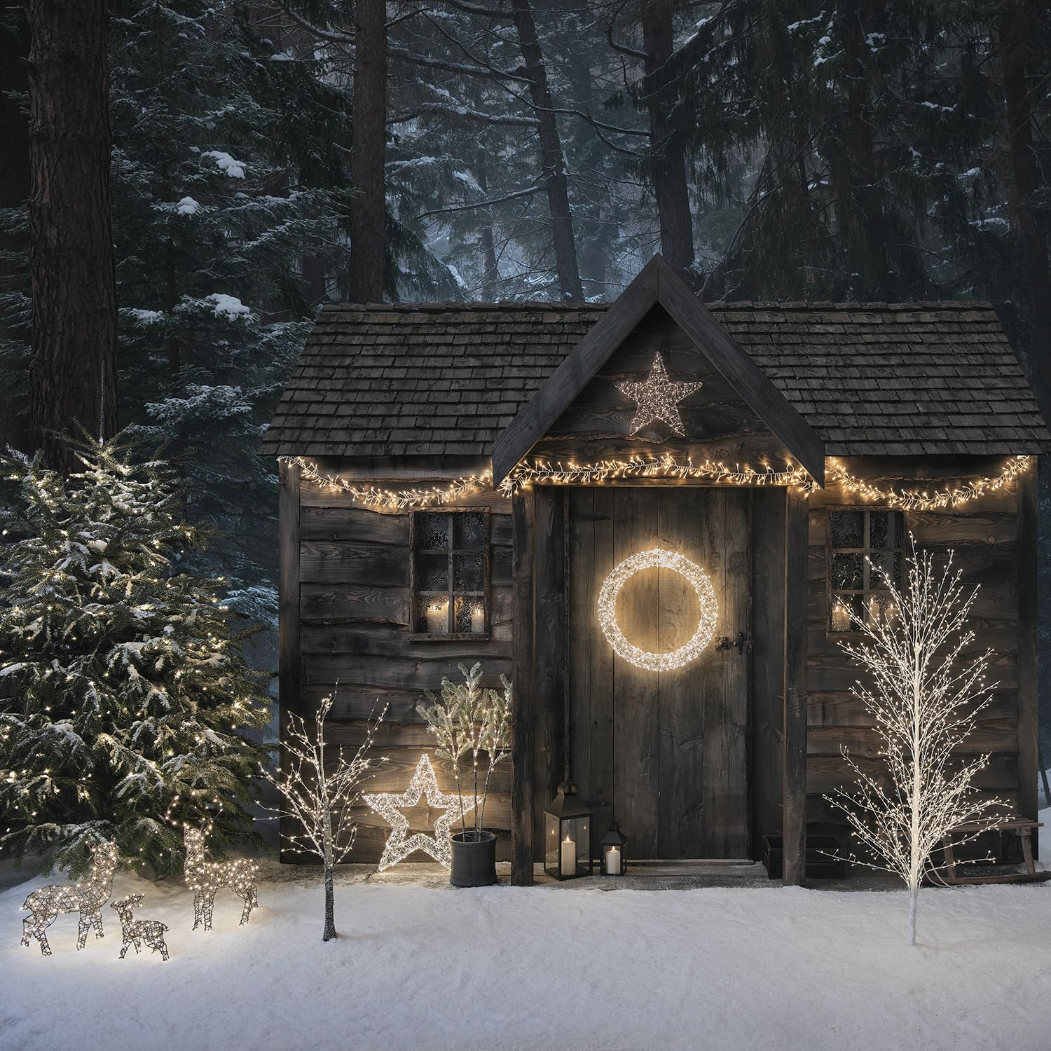 Lights4fun LED-Lichterkranz mit Silberdraht | mit 720 warmweißen LEDs | strombetrieben & mit Timer | Weihnachten Weihnachtsdeko | Türkranz Außen | Durchmesser 58 cm