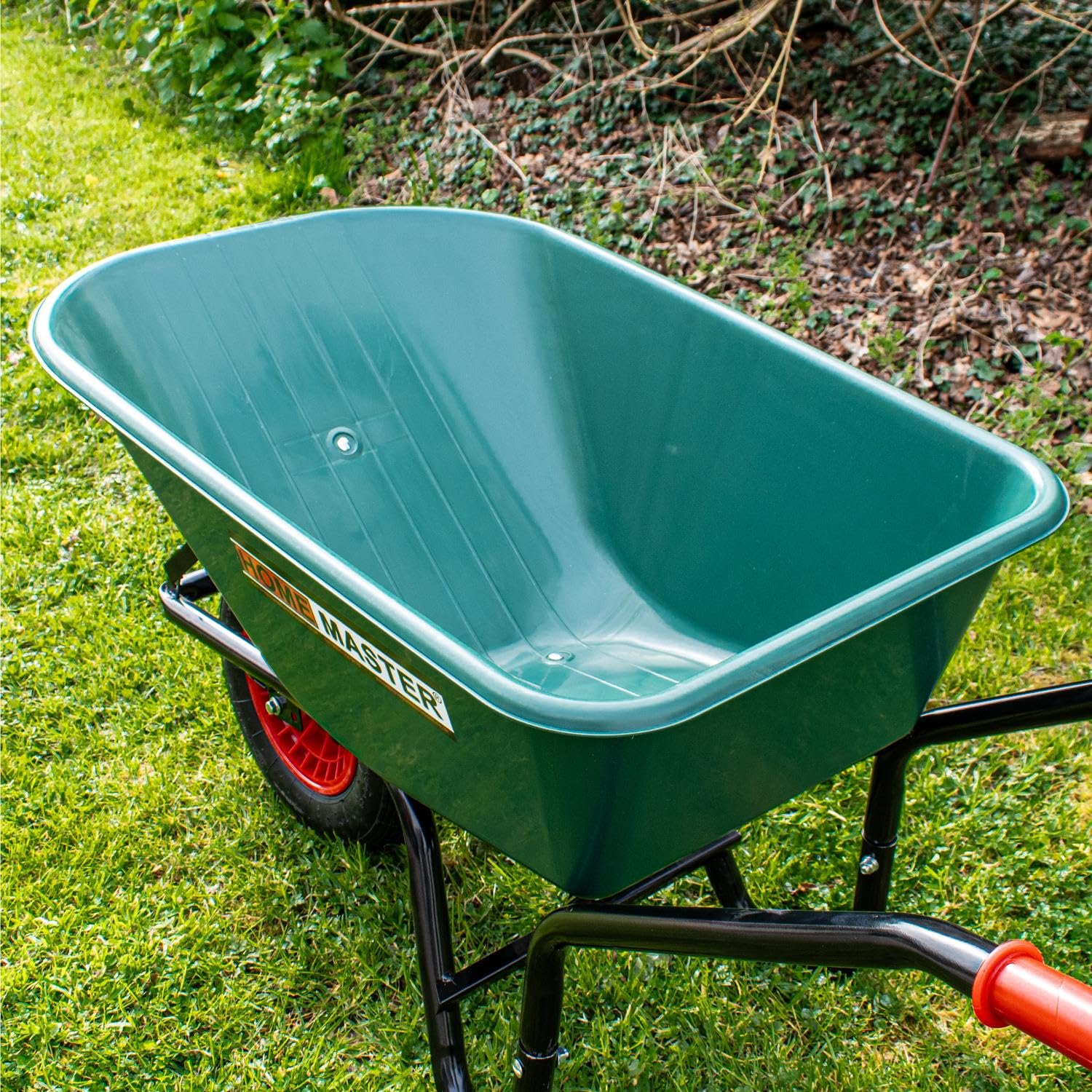 Carretilla de jardín Home Master® de Alta Resistencia | Neumáticos | Carro de Transporte Robusto y Espacioso | 90 L | Carga máxima: 150 kg | Acero con Recubrimiento en Polvo (plástico Negro)