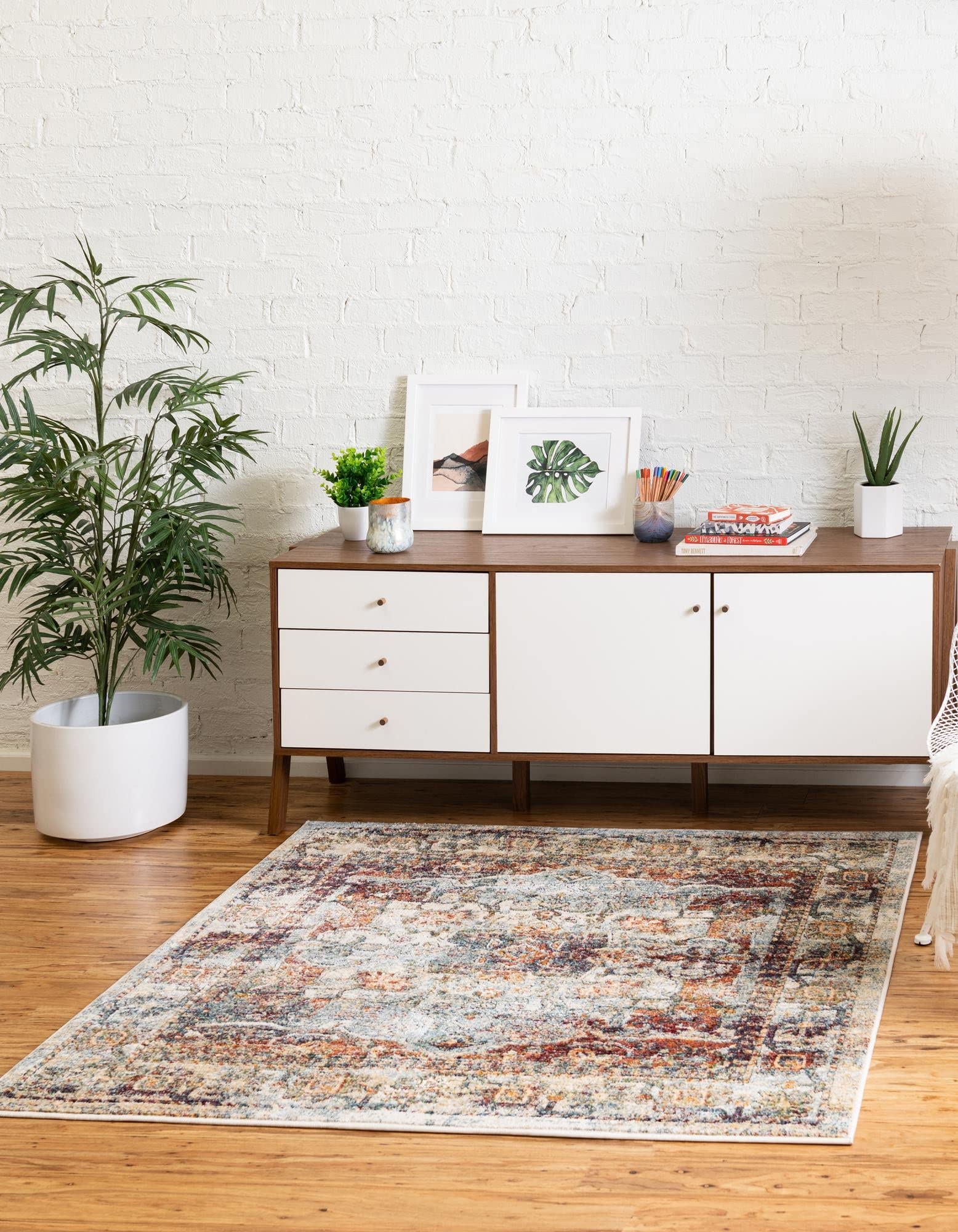 Unique Loom Isabella Collection Area Rug - Adjani (5' 1" Square, Ivory/ Beige)