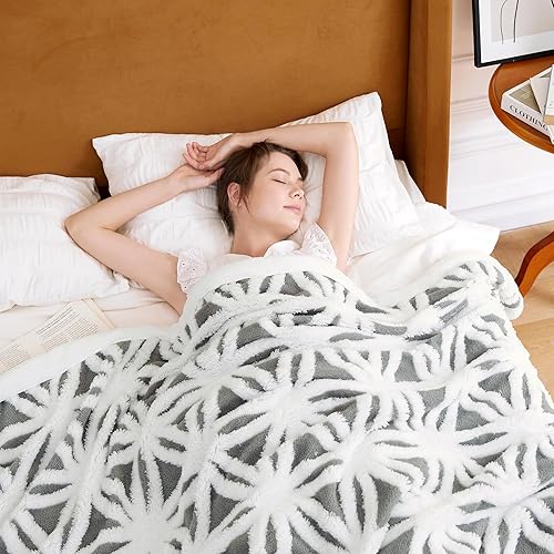 Miniatura 3 de Manta de cama grande y suave de forro polar Sherpa tamaño Queen de 90 x 90 pulgadas, manta decorativa y acogedora de terciopelo de franela para sofá