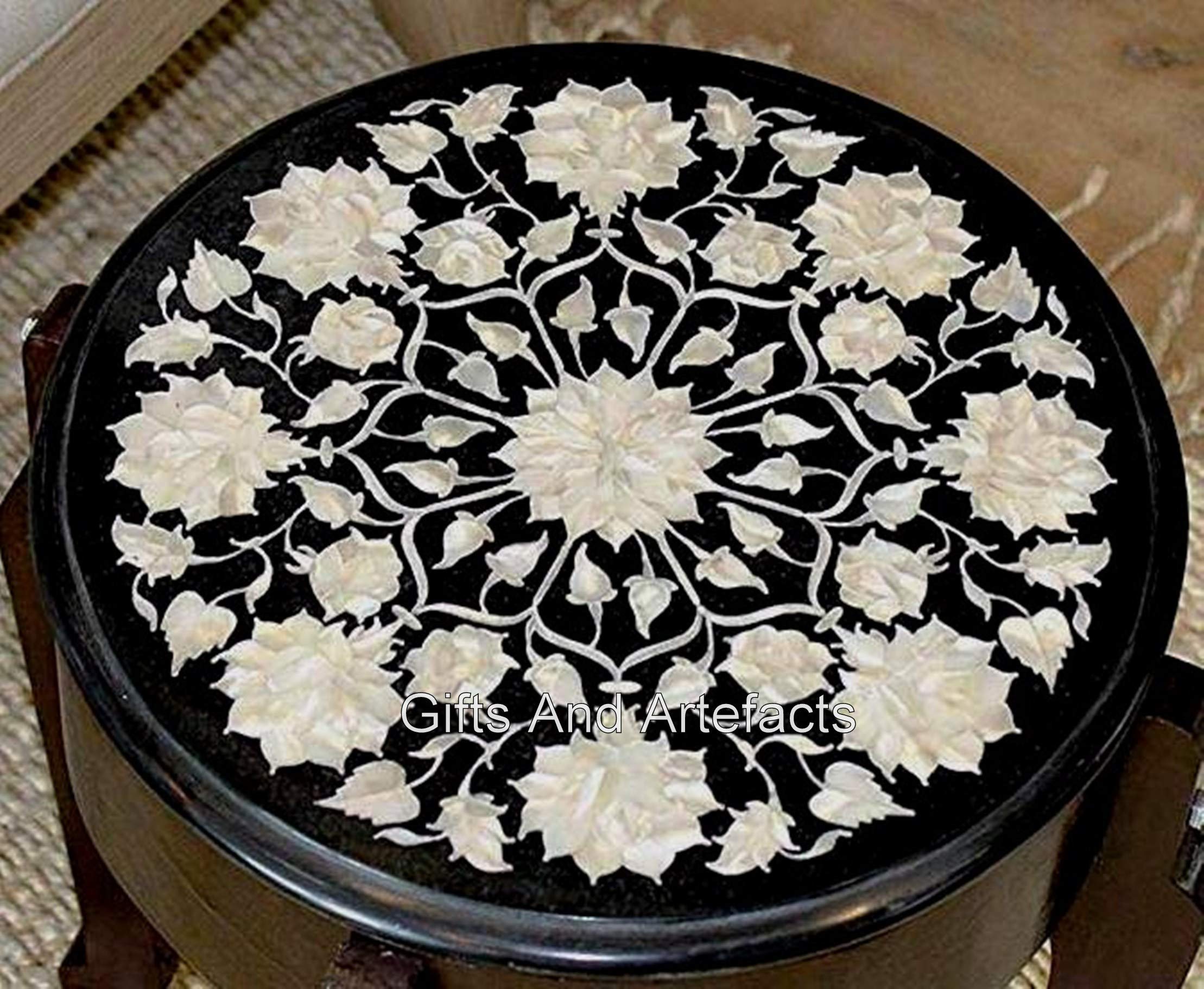 Table basse ronde 38cm marbre noir motif floral style royal pour salon