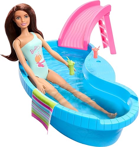 Miniatura 2 de Barbie Juego de muñecas y piscina, morena en espuma de mar azul de una pieza con accesorios para piscina, tobogán, toalla y bebida