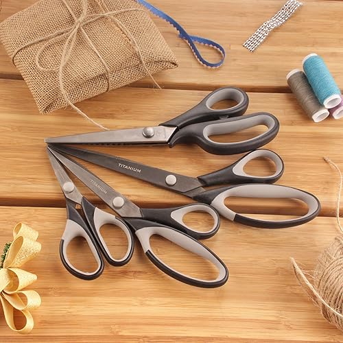 Vista 56 de BambooMN Juego de tijeras de titanio Softgrip – Rosado, costura, arte, manualidades, oficina – 1 juego de 4 – morado con naranja 4 piezas moradas