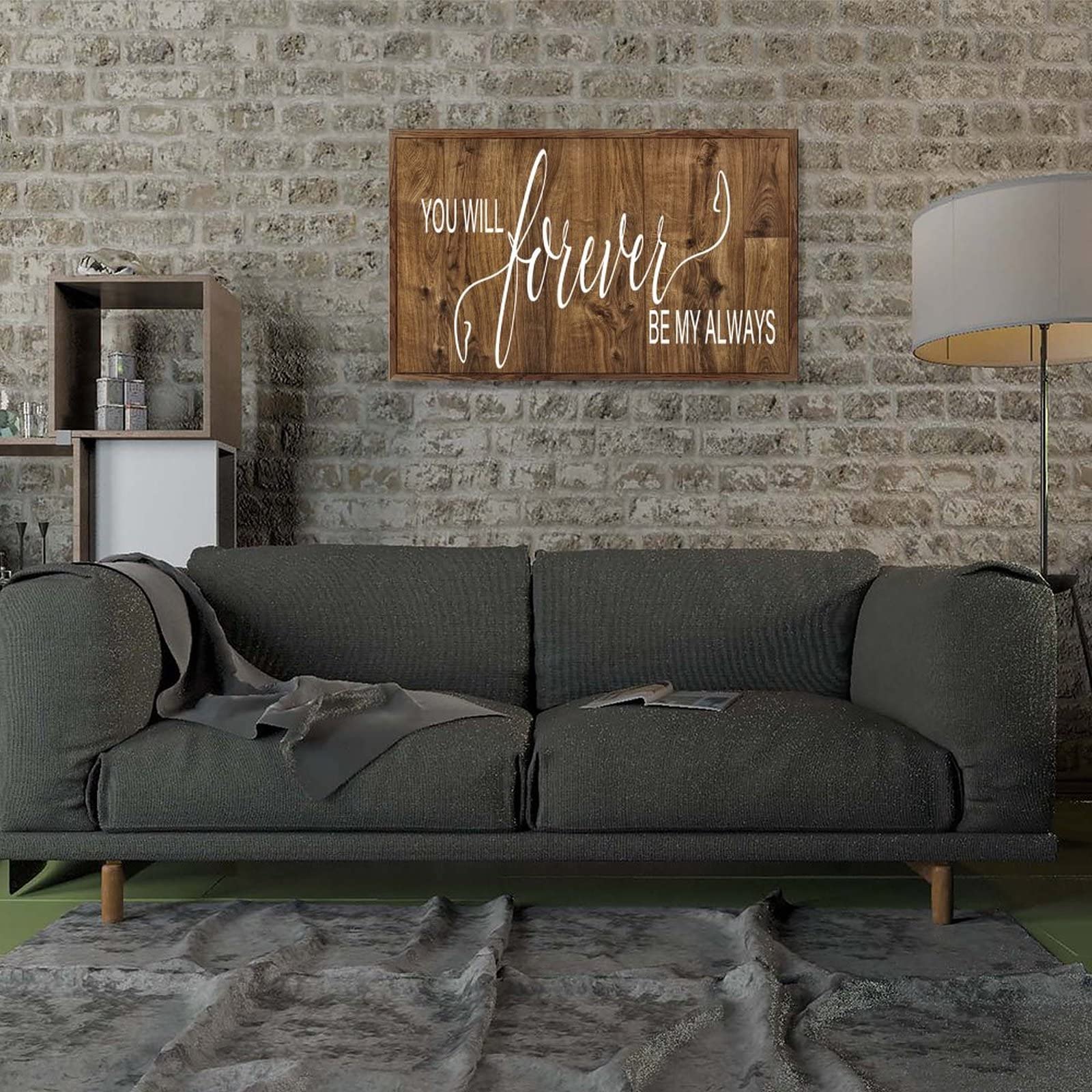Elegante specchio da parete con cornice in legno dorato