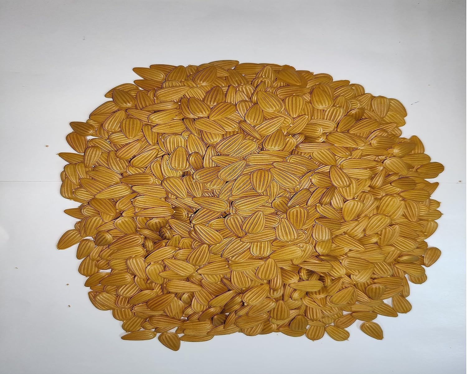 Plastic Beeds Badam for Counting (2000 Beads), Gold