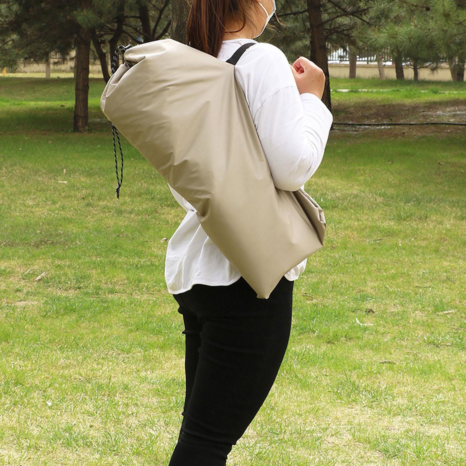 HUHJYUGE Bâche Anti Pluie et UV pour Tente de Camping, Abri Portable en Tissu Oxford Imperméable, avec Revêtement Noir, pour Plage, Pique-Nique, Randonnée, Jardin (3x3m)