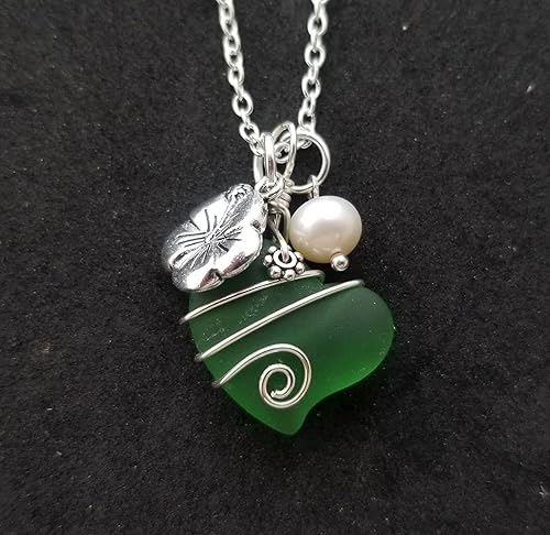 Vista 4 de Yinahawaii Handmade Sea Glass Necklace, Hawaiian Jewelry For Women, Wire Heart Necklace Emerald Necklace Green Necklace, Hibiscus Pearl Necklace