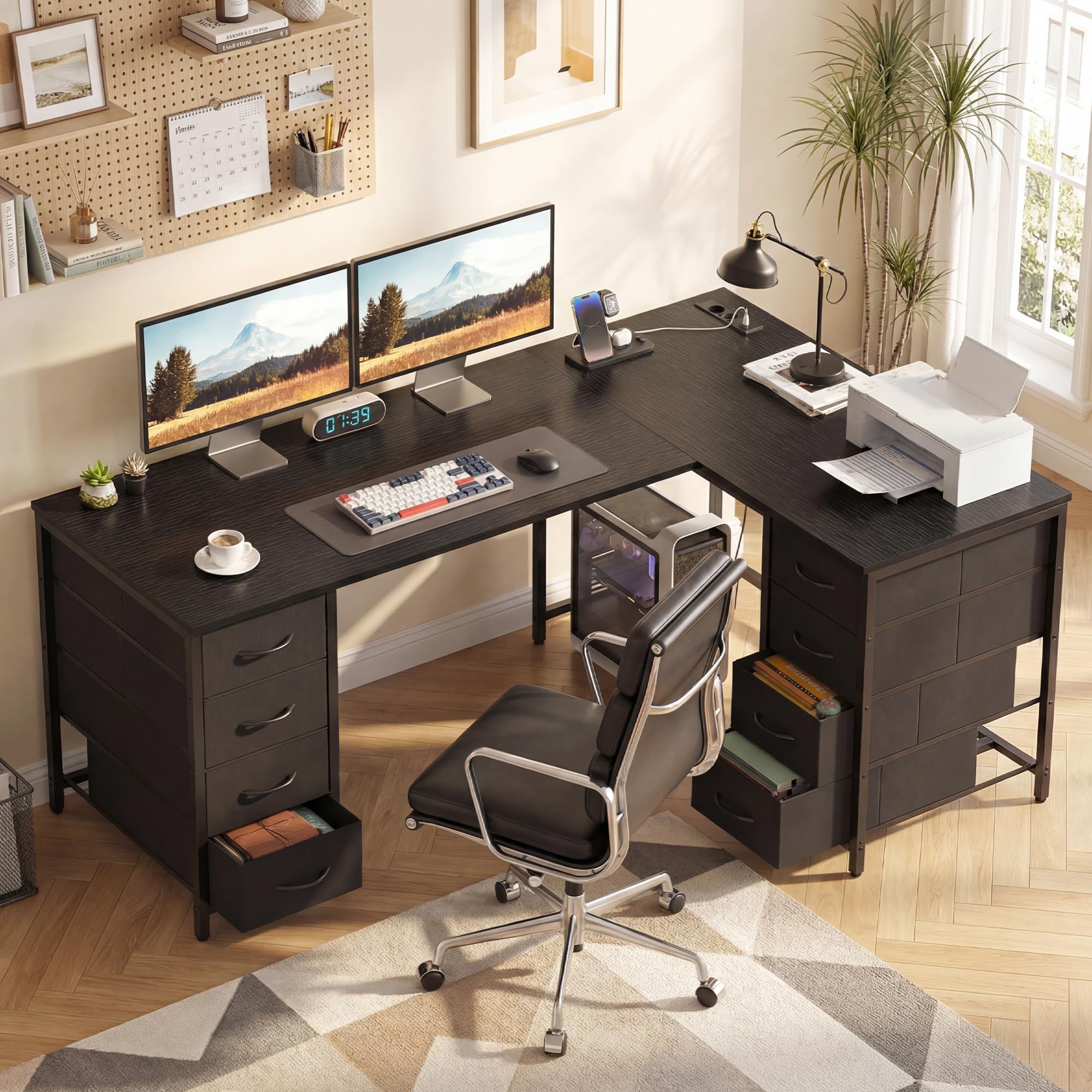 YOUDENOVA Escritorio en Forma de L, 150 × 100 cm, Escritorio esquinero con 8 cajones, Mesa de Ordenador con Enchufe y Puerto de Carga USB, Mesa de Oficina para Estudio, Color Negro