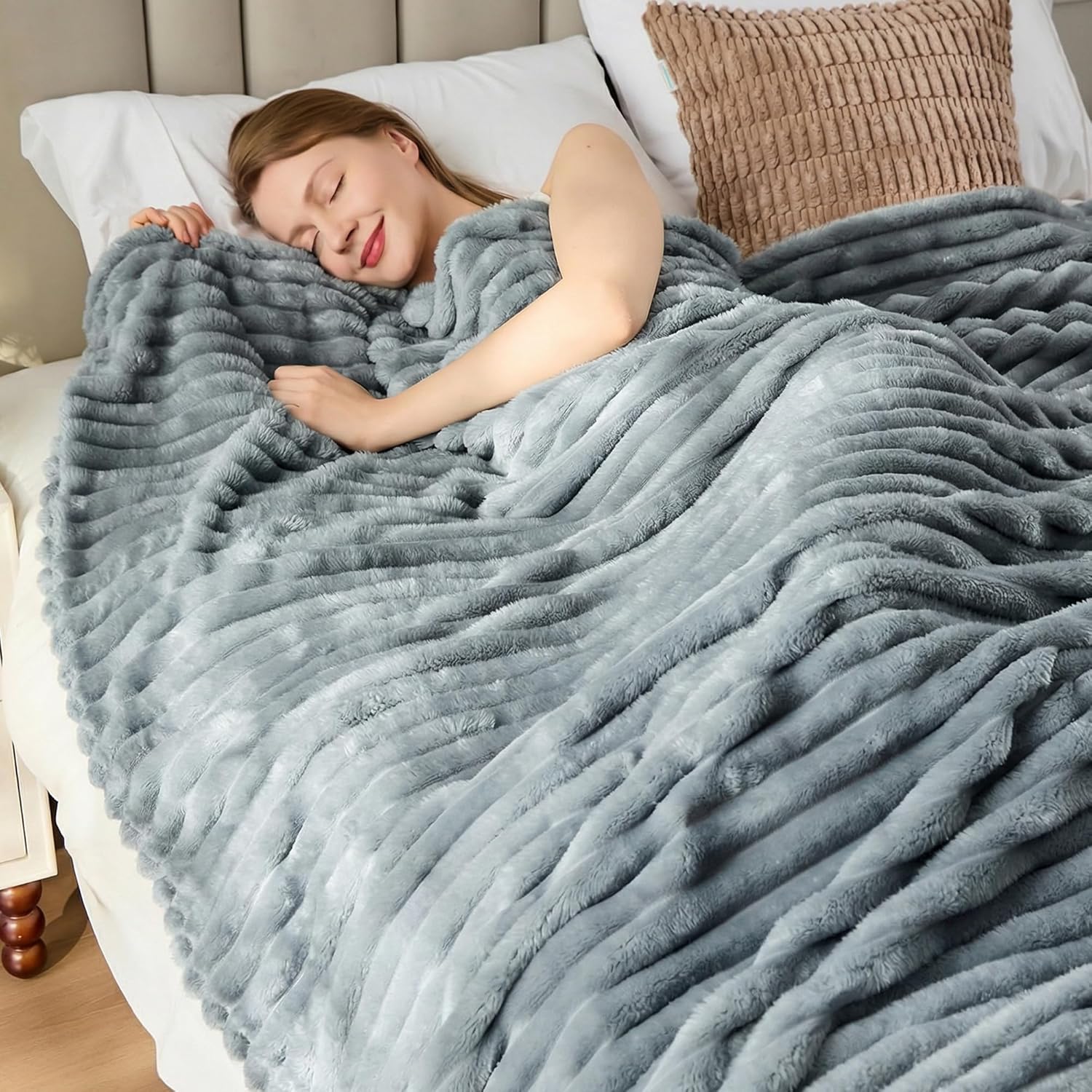 Gray Fleece Twin Size Blanket for Bed, Super Soft Cozy Blanket for Home Decor, Perfect Cozy Gifts for Women Men Gifts, Lightweight All Season Bed Blanket, 60x80 Inches - Image 4