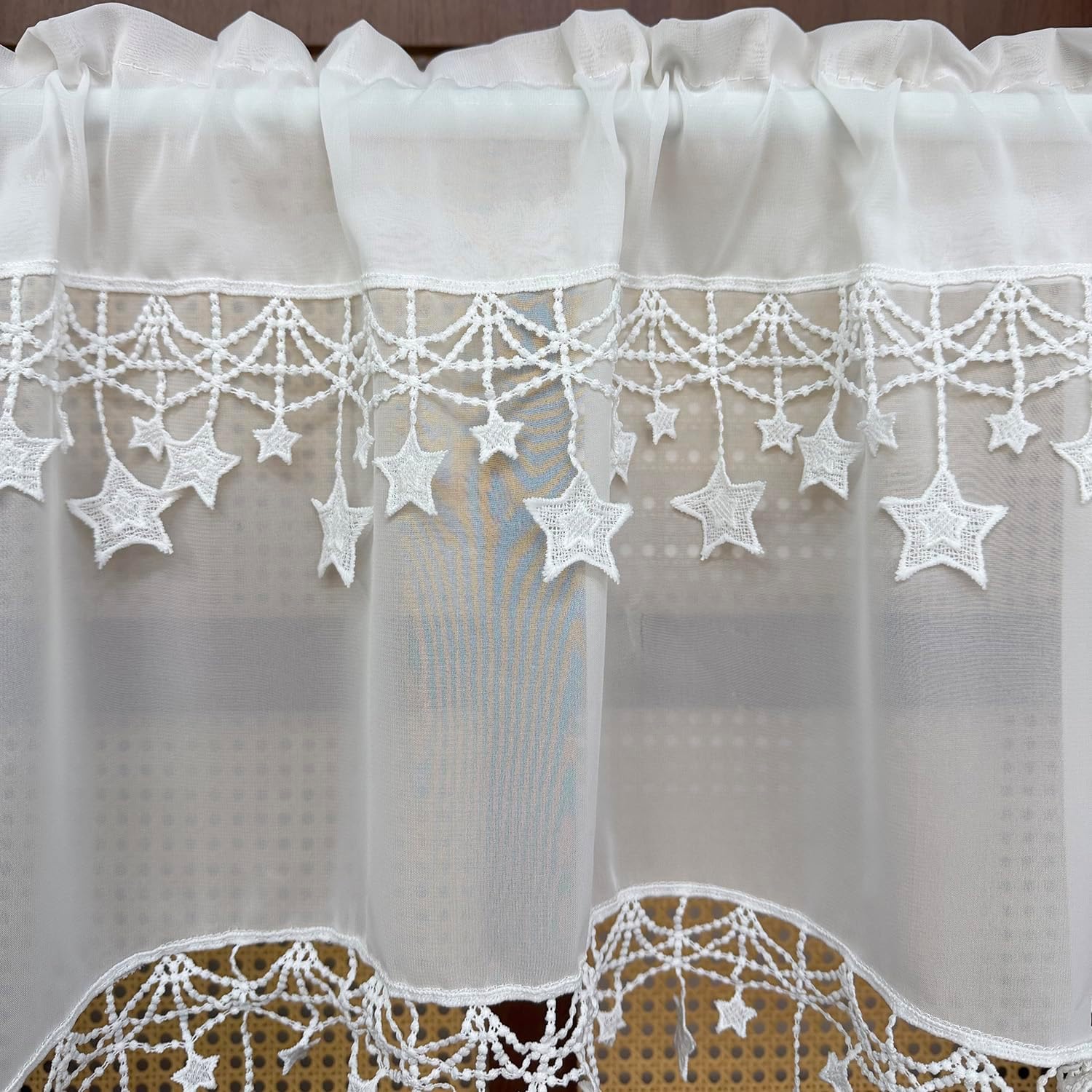 1 Panel Solid Curved Window Panels Star Trim (White,W39 X L26 in)